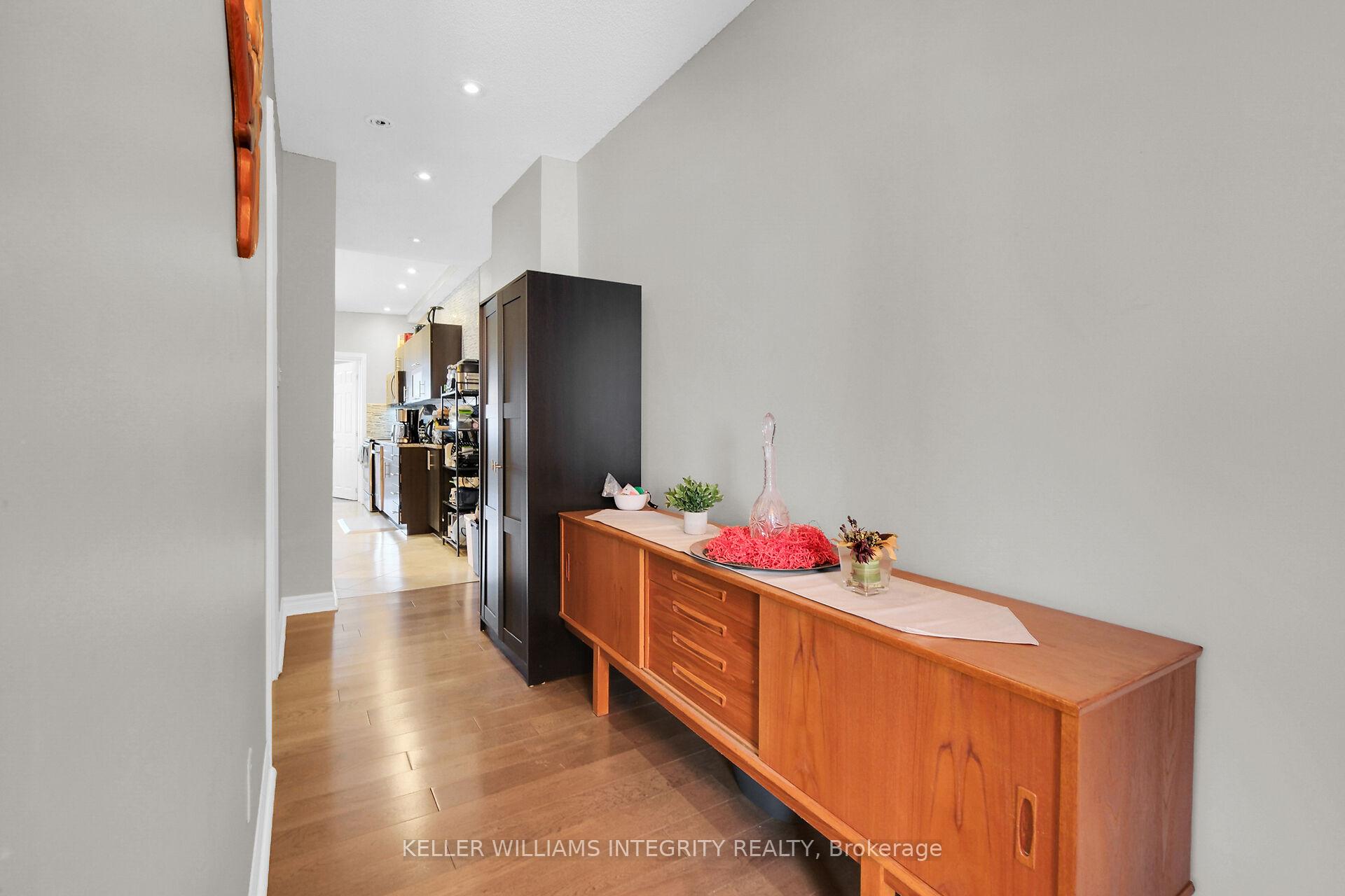 Photo 11 of 29 Douglas Avenue, Ottawa, Lindenlea — HOMEH