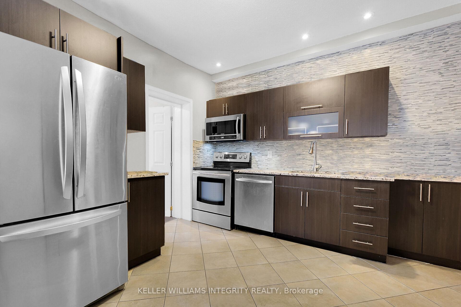 Photo 12 of 29 Douglas Avenue, Ottawa, Lindenlea — HOMEH