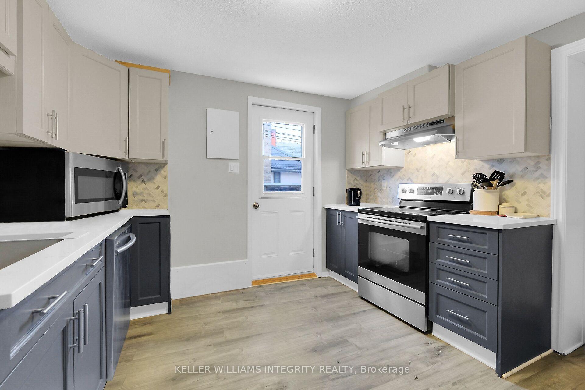 Photo 19 of 29 Douglas Avenue, Ottawa, Lindenlea — HOMEH