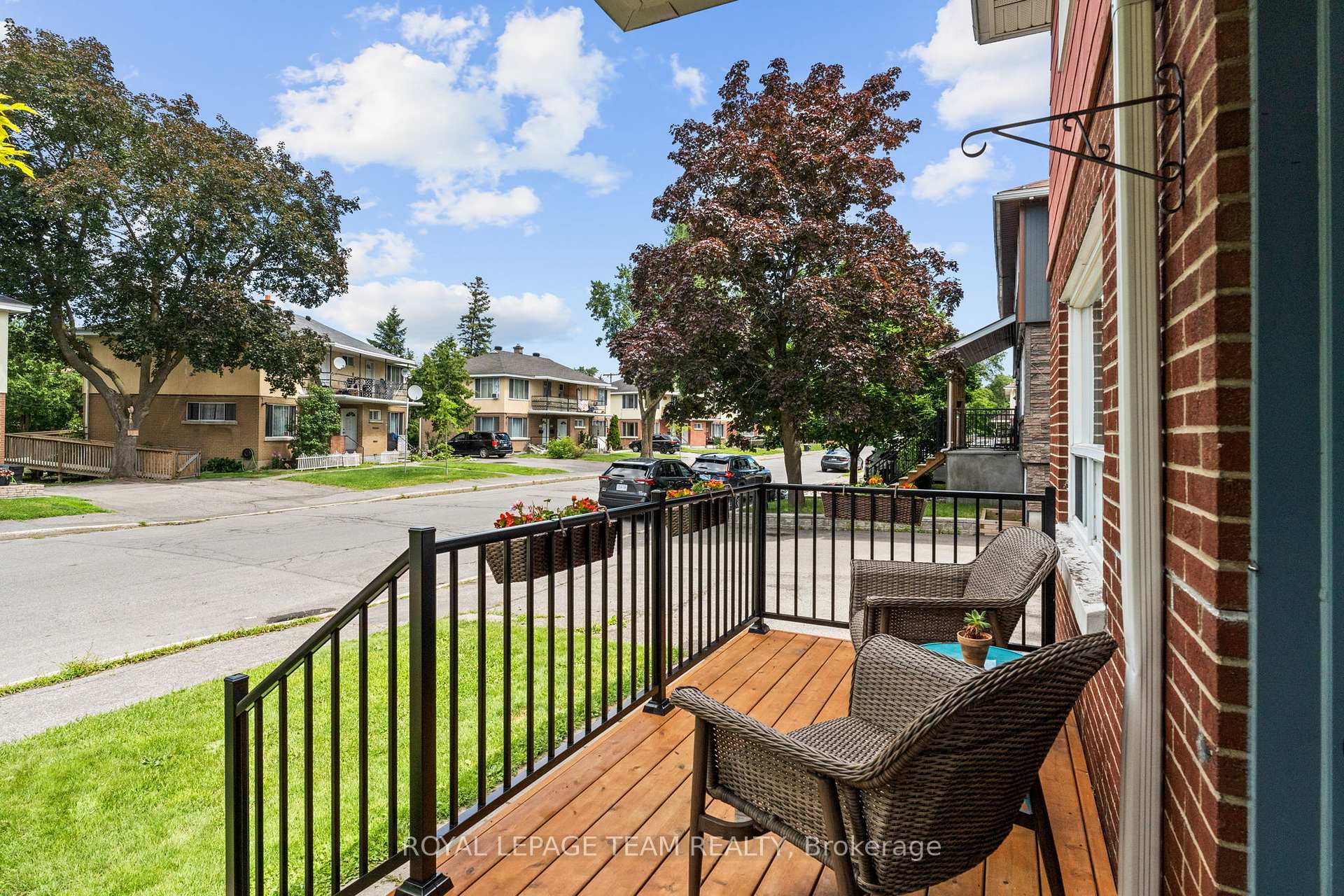 Photo 2 of 334 Queen Mary Street, Ottawa, Overbrook/Castle Heights — HOMEH