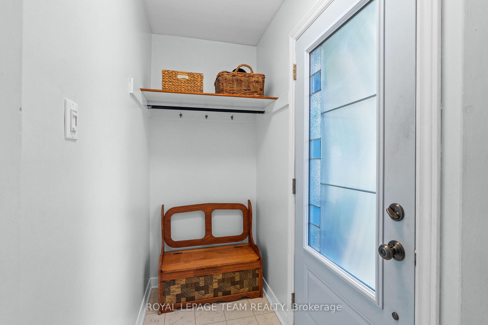 Photo 3 of 334 Queen Mary Street, Ottawa, Overbrook/Castle Heights — HOMEH