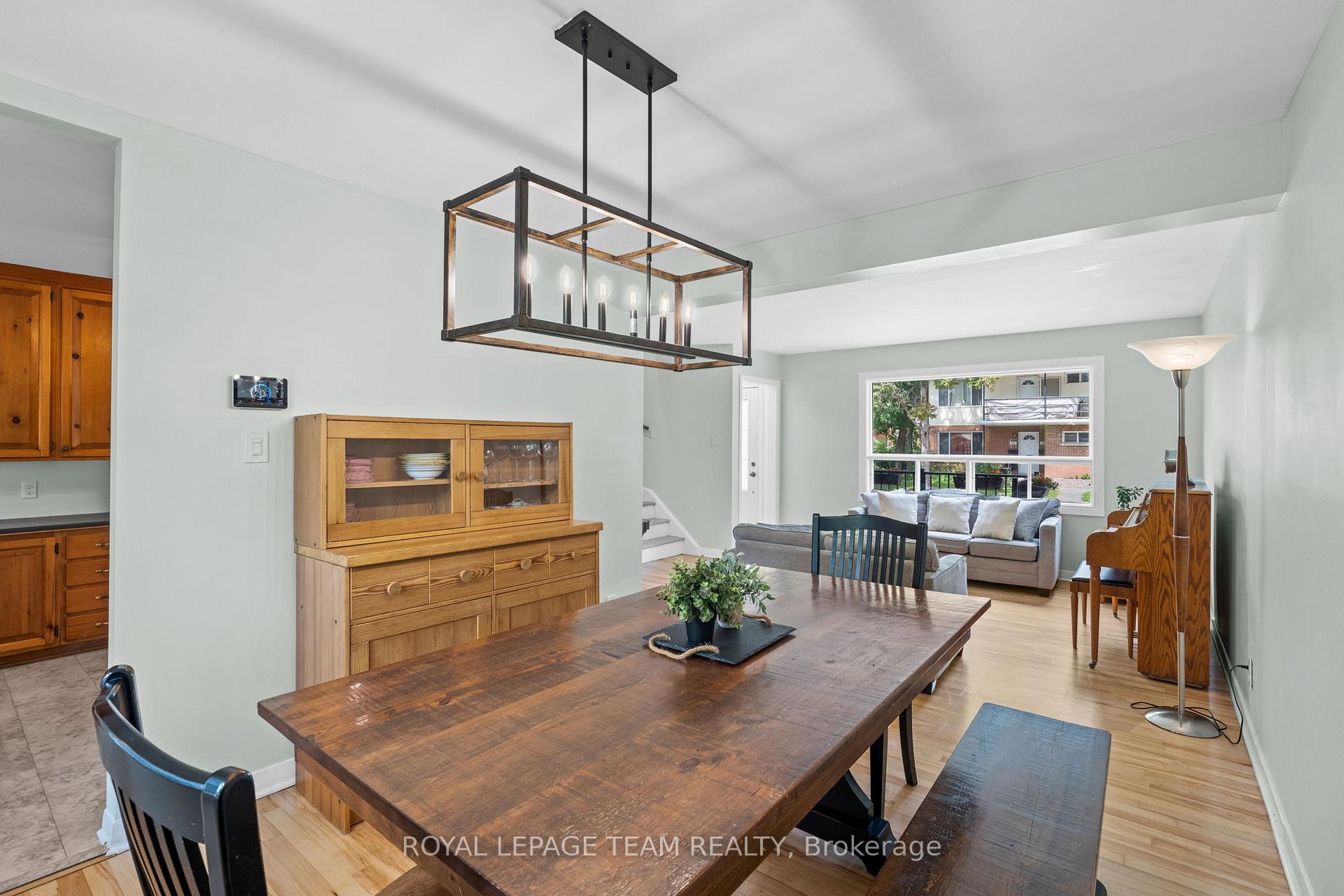 Photo 5 of 334 Queen Mary Street, Ottawa, Overbrook/Castle Heights — HOMEH