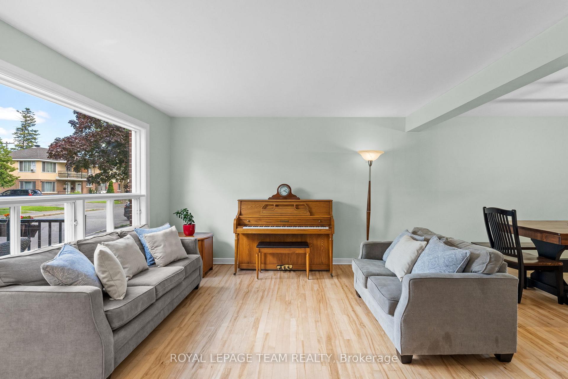 Photo 6 of 334 Queen Mary Street, Ottawa, Overbrook/Castle Heights — HOMEH