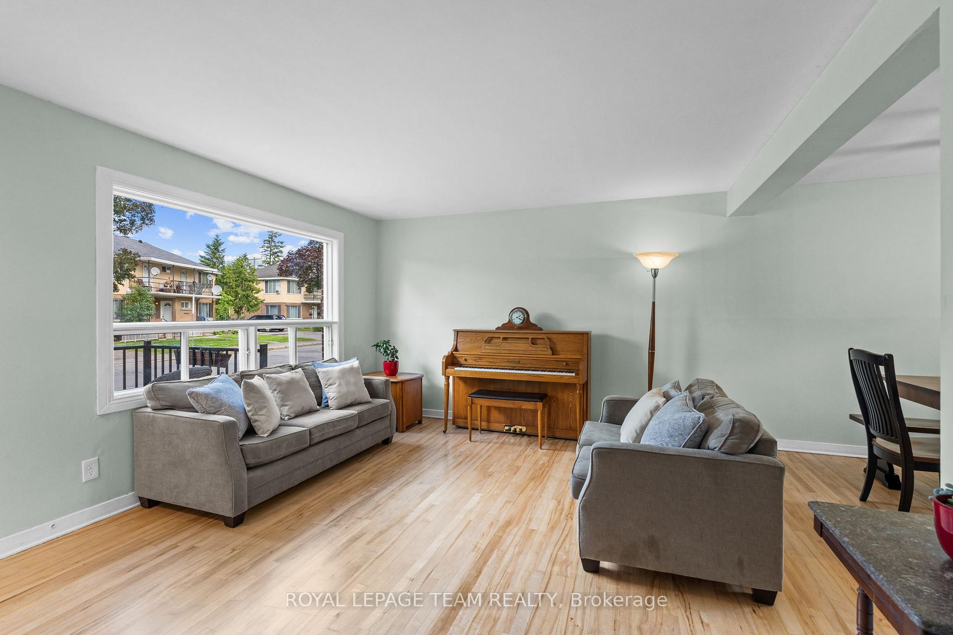 Photo 7 of 334 Queen Mary Street, Ottawa, Overbrook/Castle Heights — HOMEH