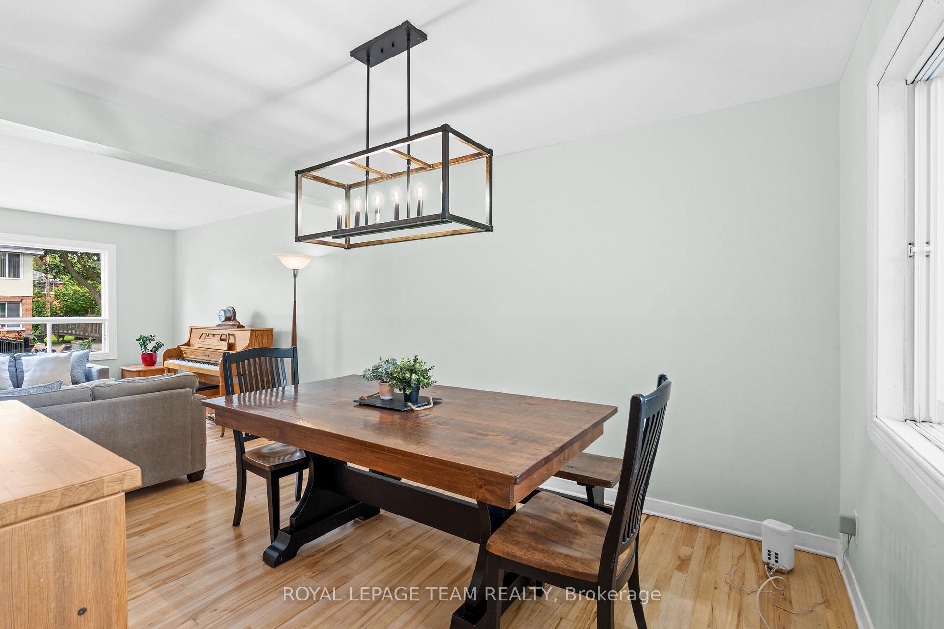 Photo 10 of 334 Queen Mary Street, Ottawa, Overbrook/Castle Heights — HOMEH