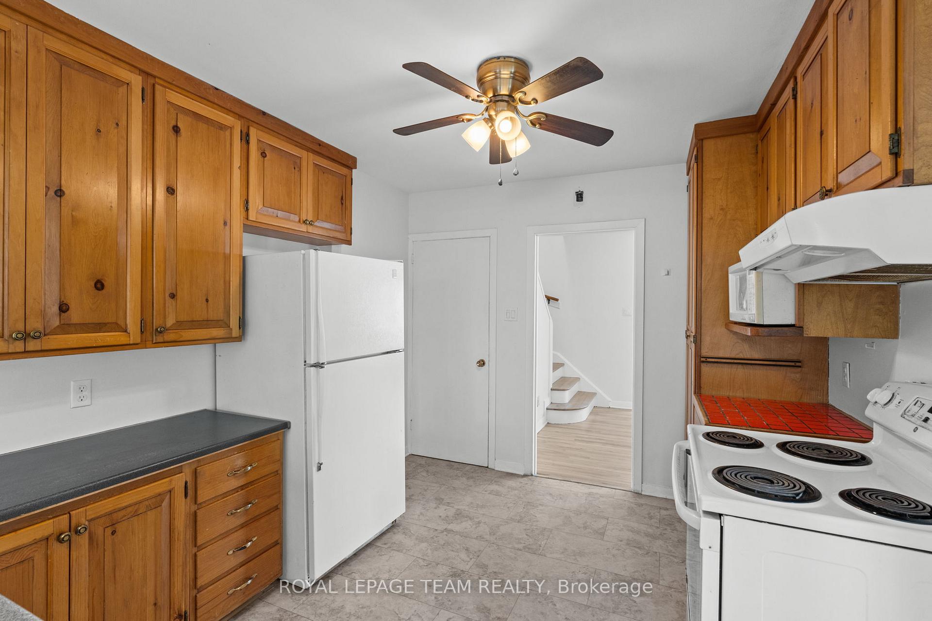 Photo 13 of 334 Queen Mary Street, Ottawa, Overbrook/Castle Heights — HOMEH