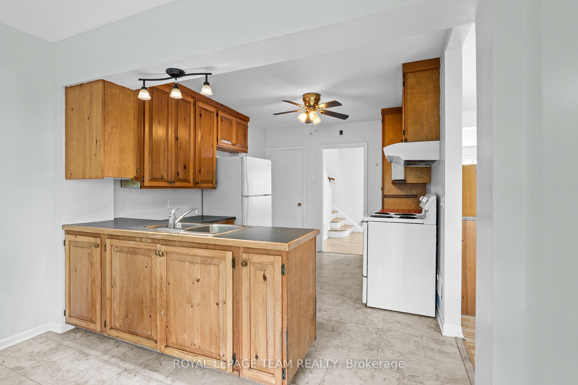 Photo 14 of 334 Queen Mary Street, Ottawa, Overbrook/Castle Heights — HOMEH