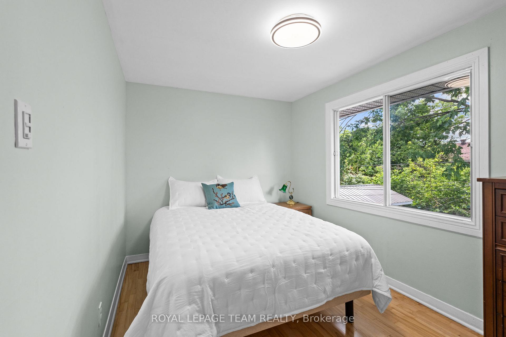 Photo 19 of 334 Queen Mary Street, Ottawa, Overbrook/Castle Heights — HOMEH