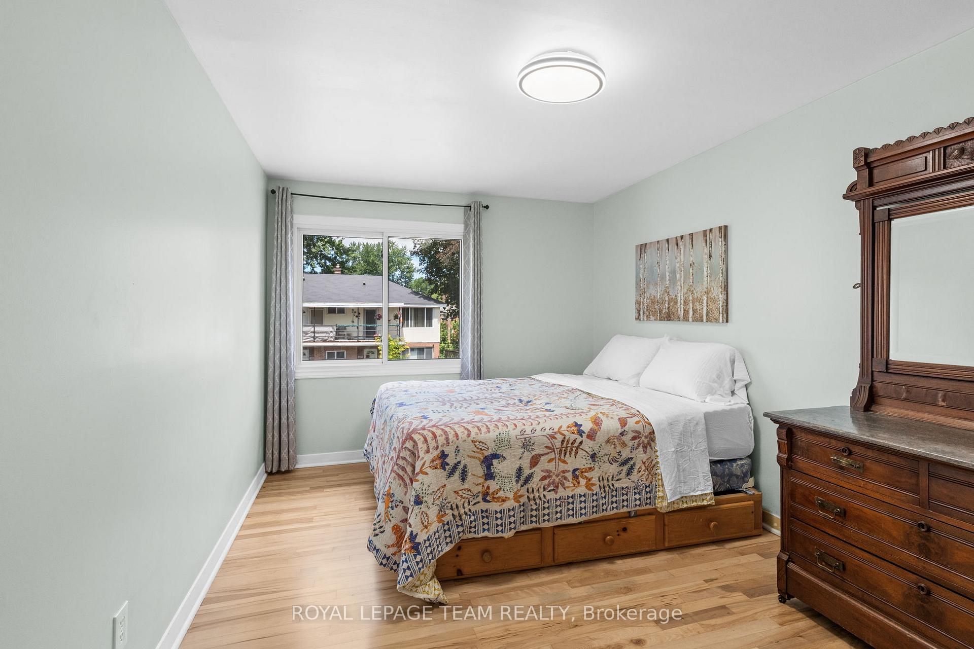 Photo 21 of 334 Queen Mary Street, Ottawa, Overbrook/Castle Heights — HOMEH
