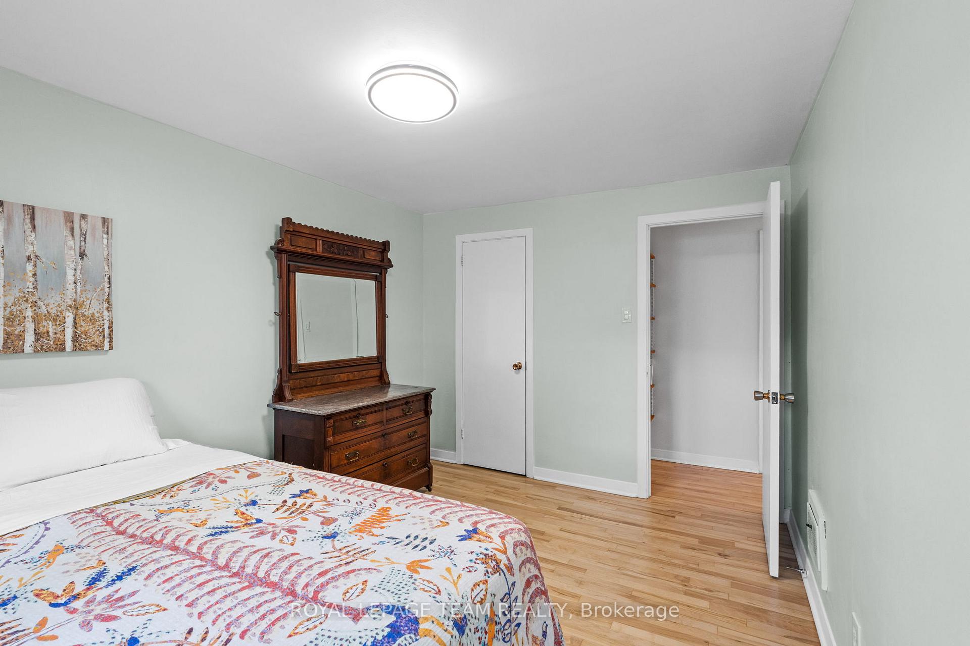 Photo 23 of 334 Queen Mary Street, Ottawa, Overbrook/Castle Heights — HOMEH