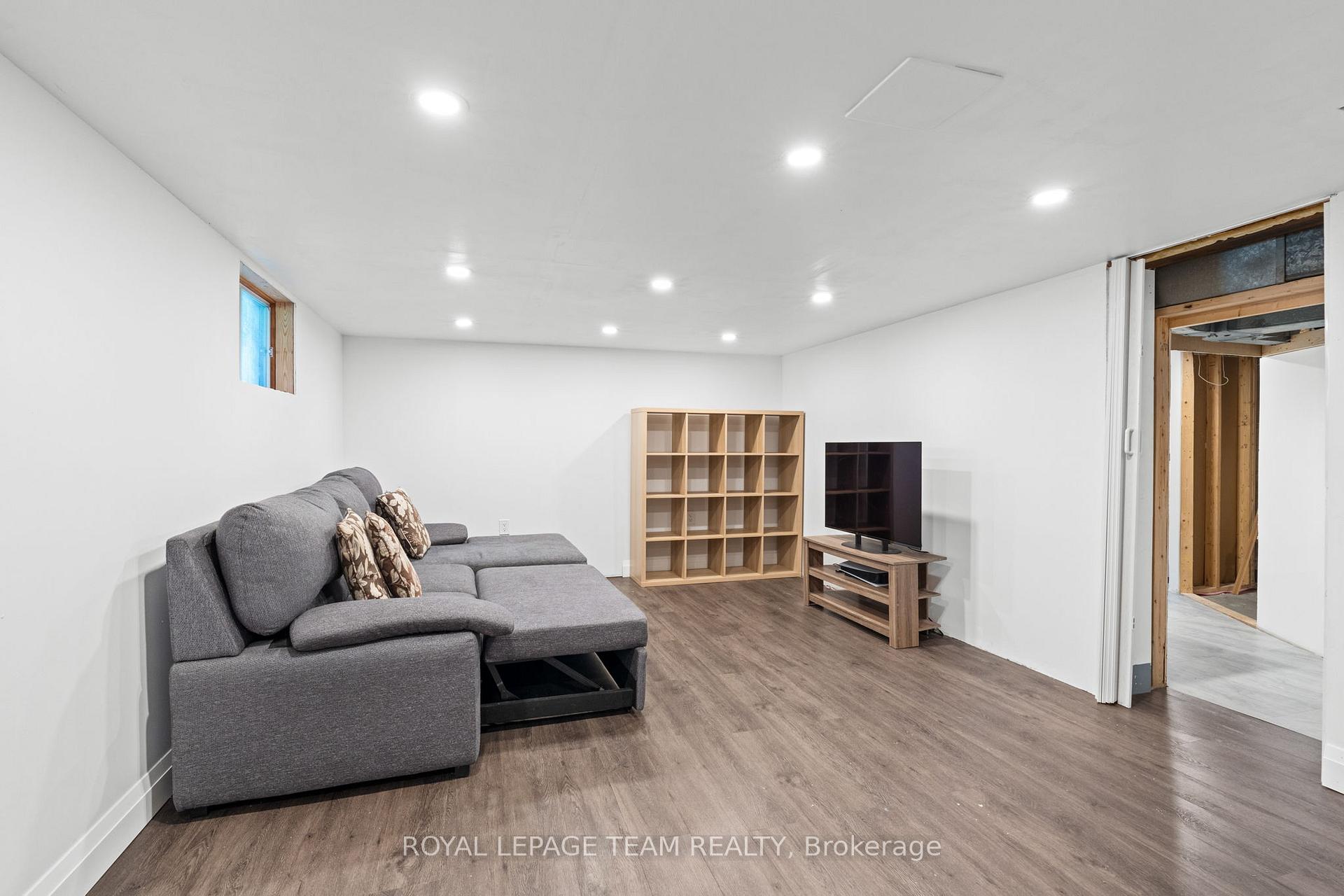 Photo 28 of 334 Queen Mary Street, Ottawa, Overbrook/Castle Heights — HOMEH