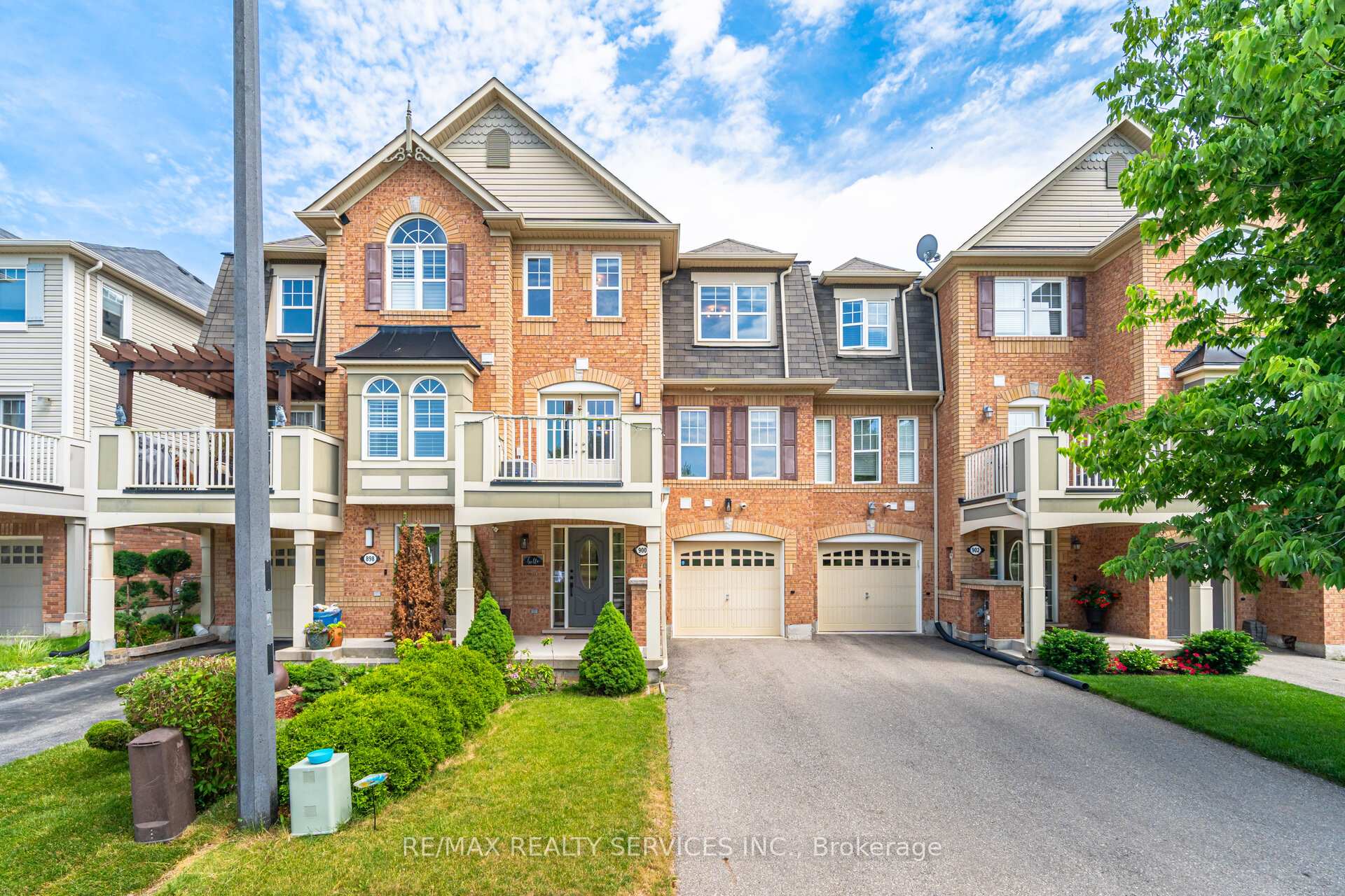 Photo 3 of 900 Brassard Circle, Milton, Willmott — HOMEH