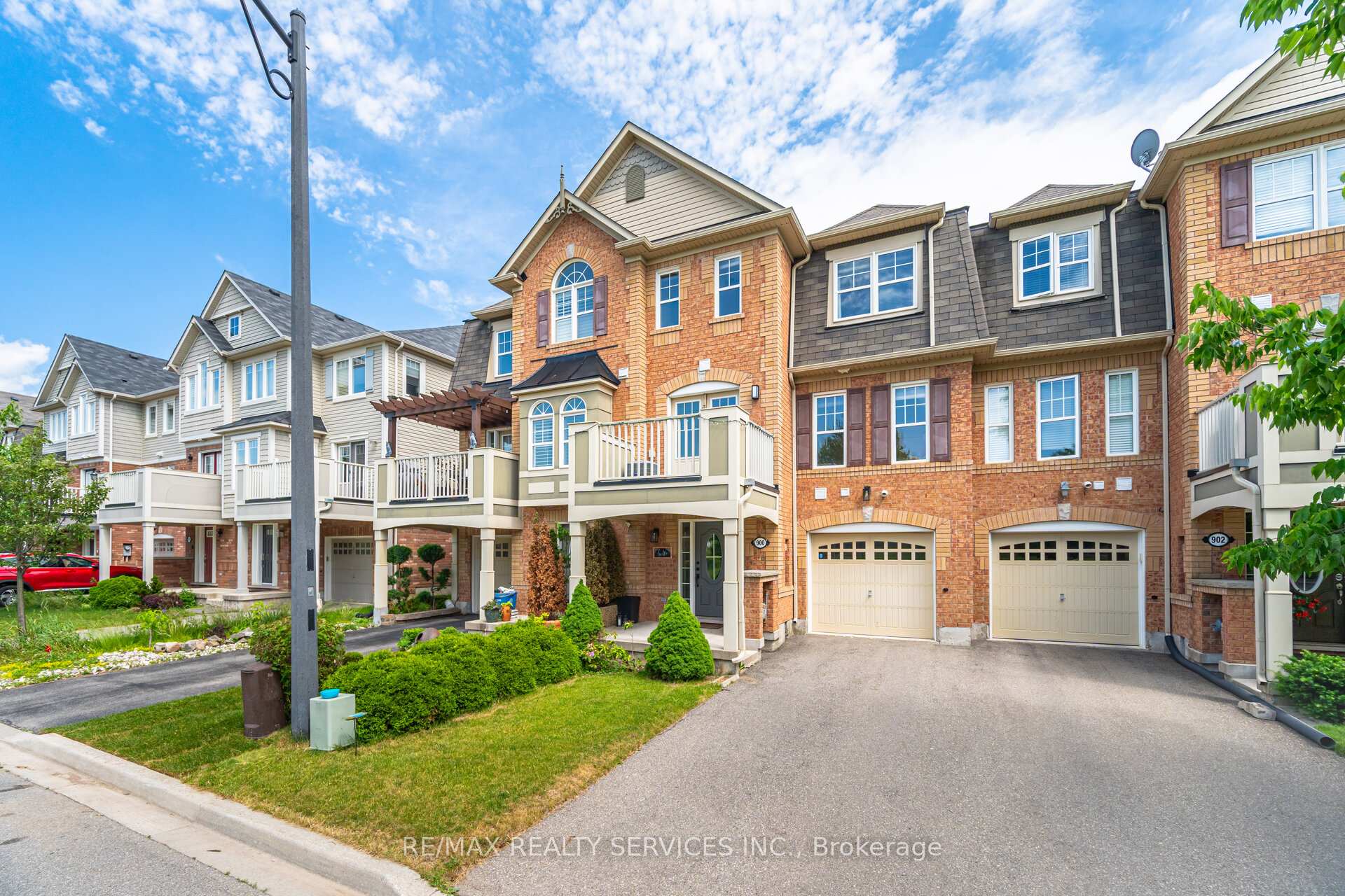 Photo 9 of 900 Brassard Circle, Milton, Willmott — HOMEH