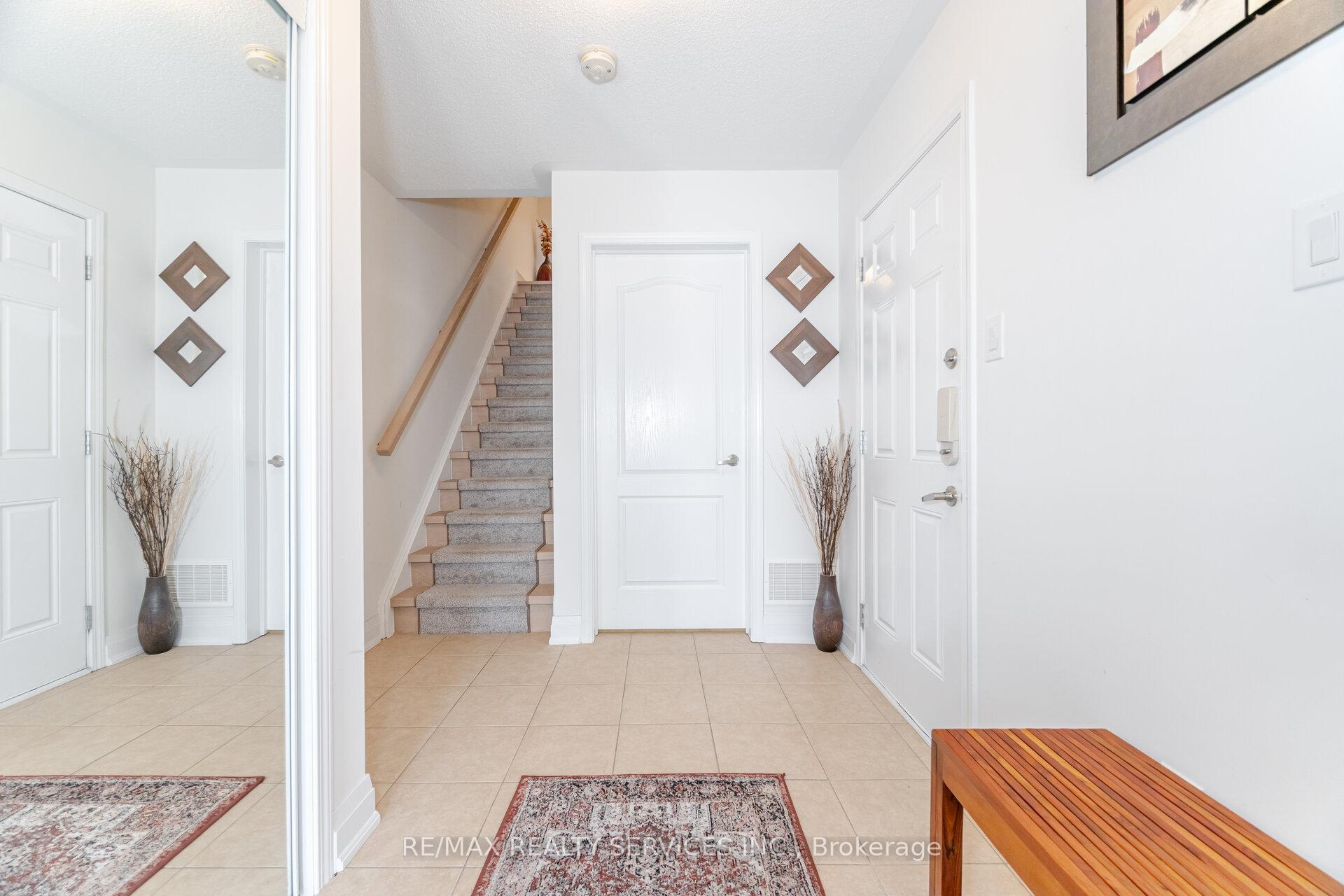 Photo 5 of 900 Brassard Circle, Milton, Willmott — HOMEH