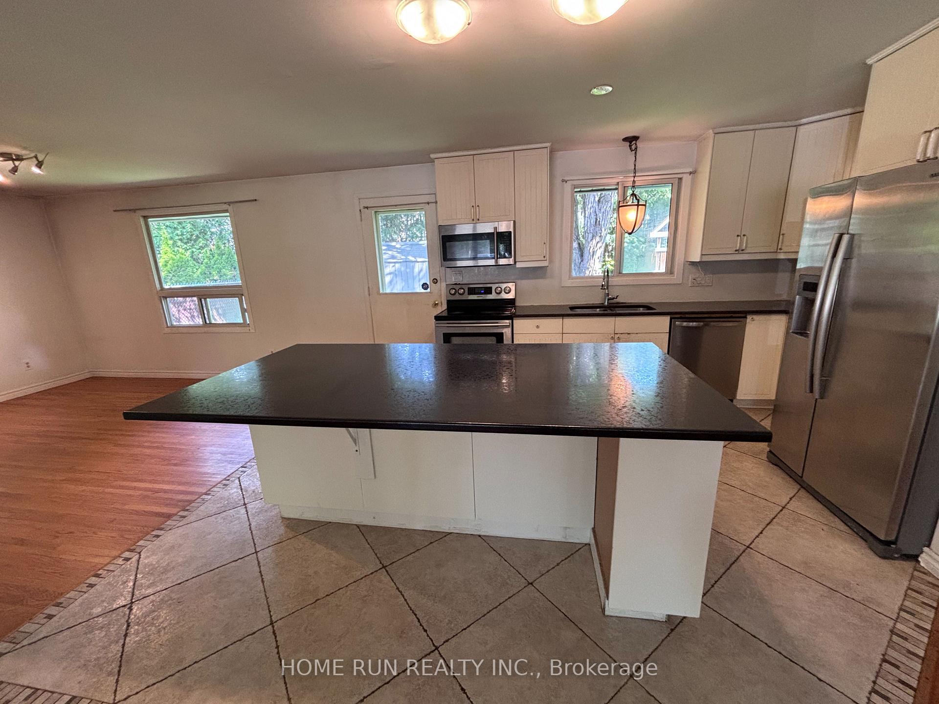 Photo 6 of 9 Button Court, Ottawa, Carson Meadows — HOMEH