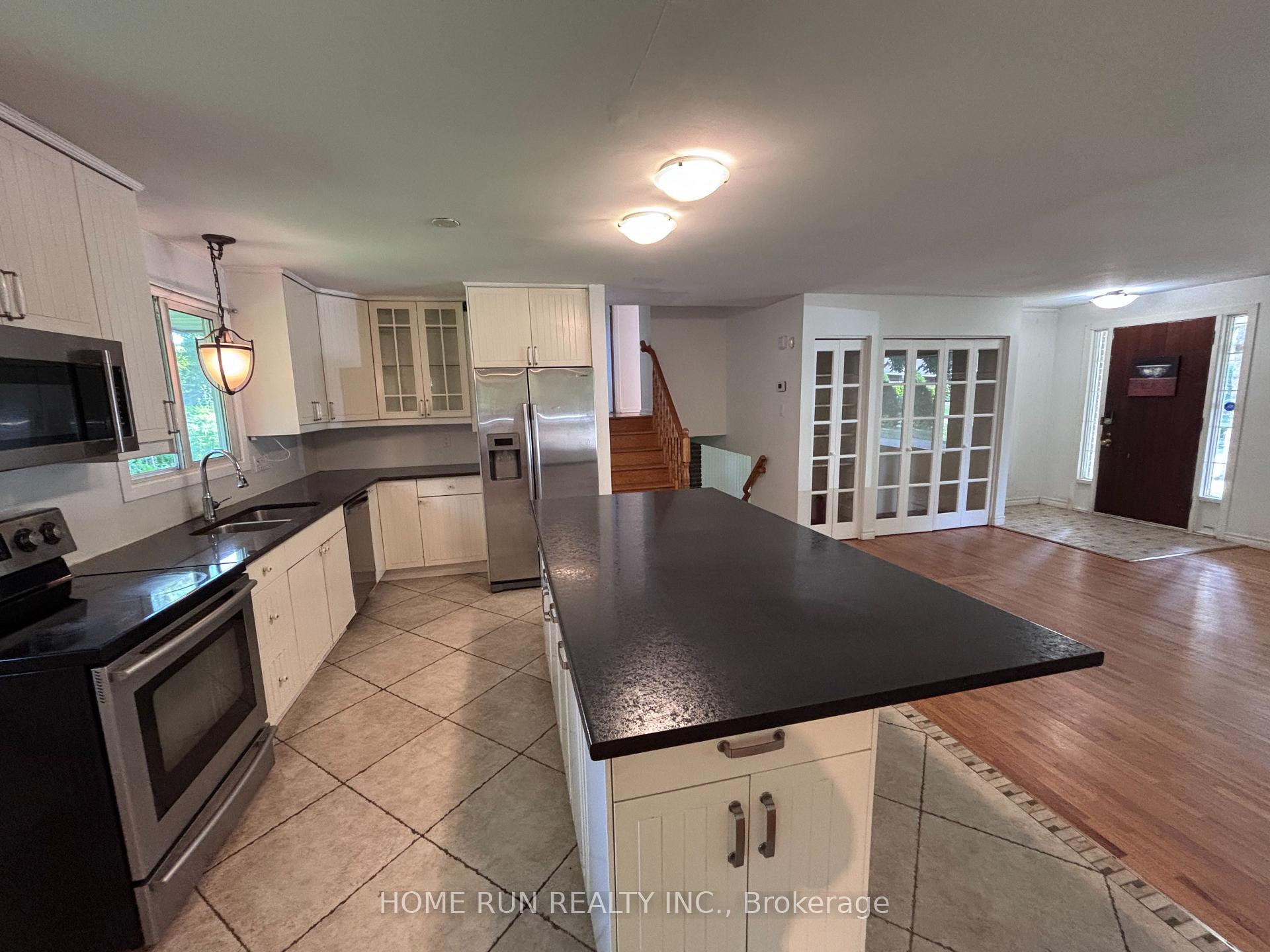 Photo 7 of 9 Button Court, Ottawa, Carson Meadows — HOMEH