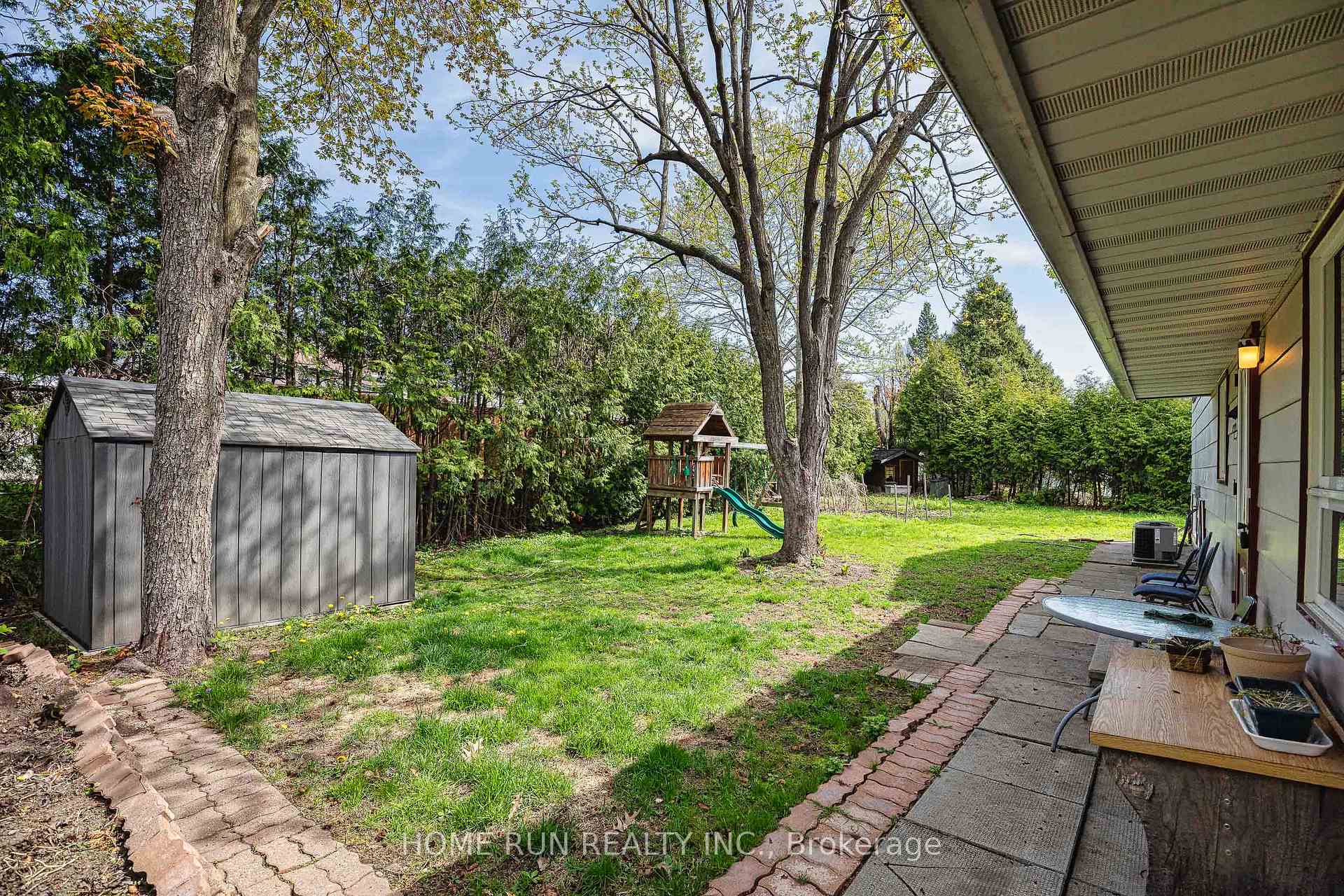 Photo 19 of 9 Button Court, Ottawa, Carson Meadows — HOMEH