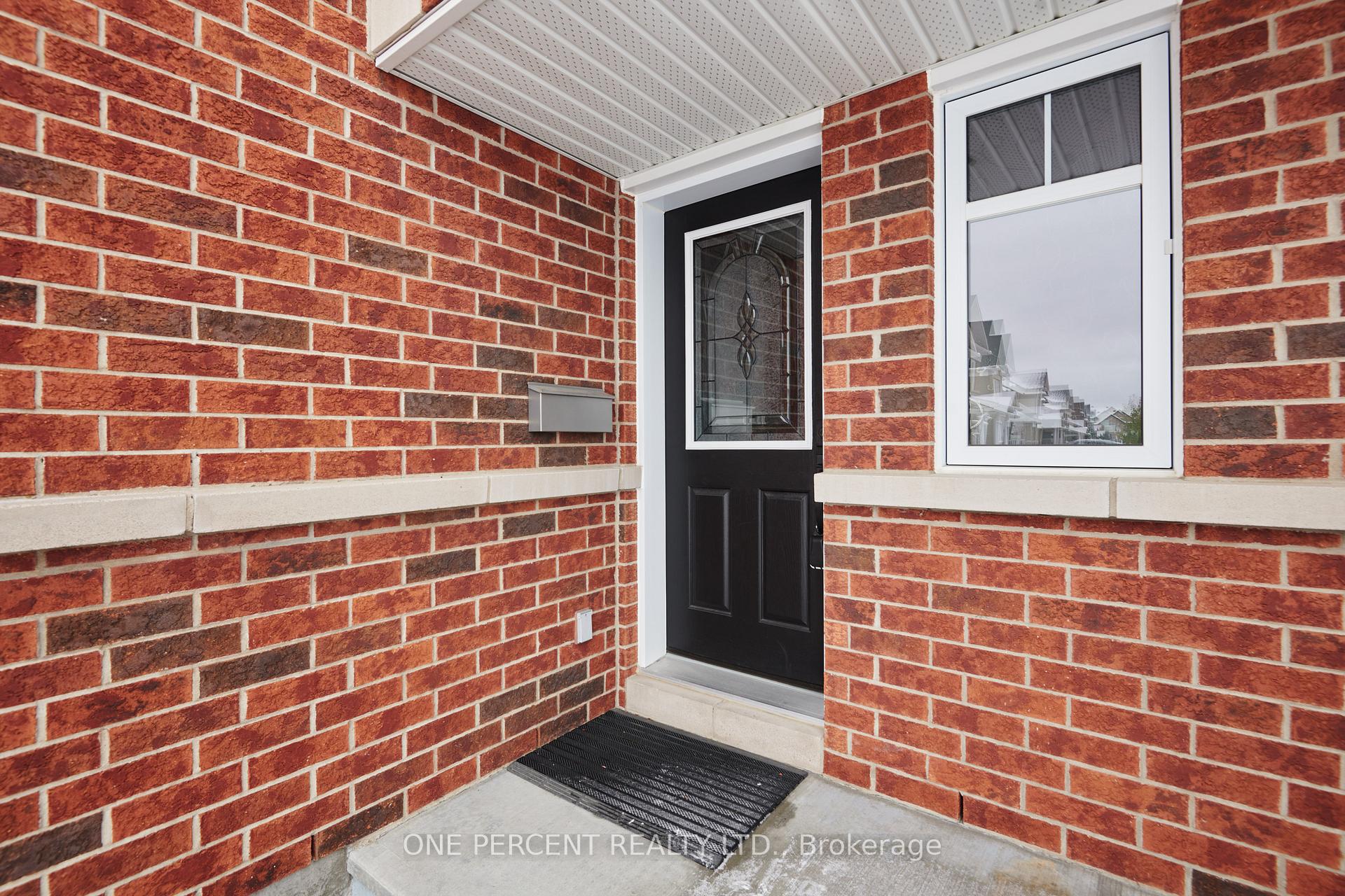 Photo 3 of 828 Ashenvale Way, Ottawa, Avalon East — HOMEH