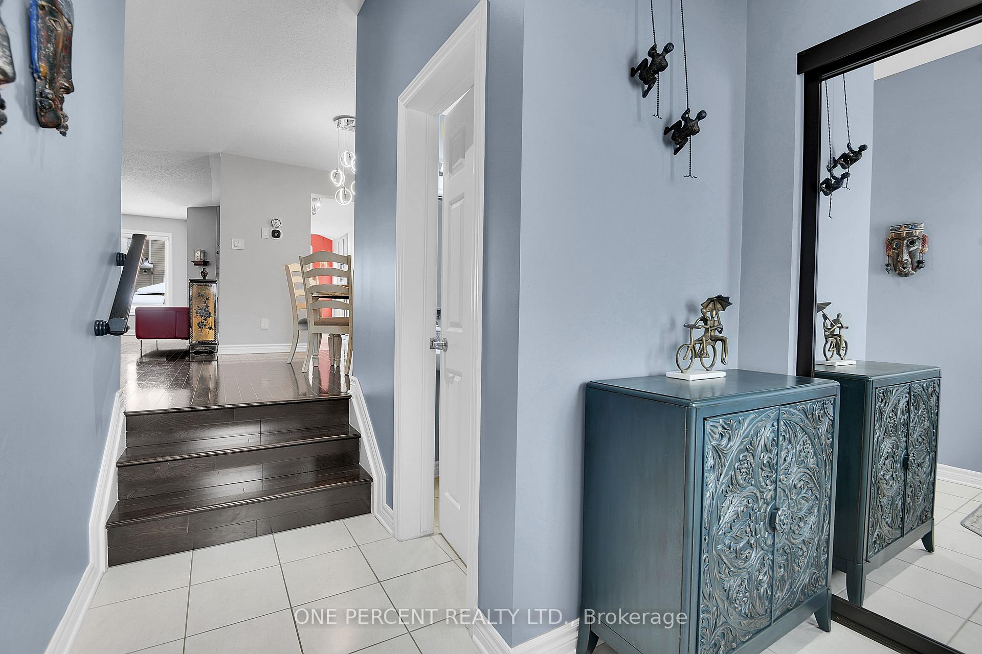 Photo 5 of 828 Ashenvale Way, Ottawa, Avalon East — HOMEH