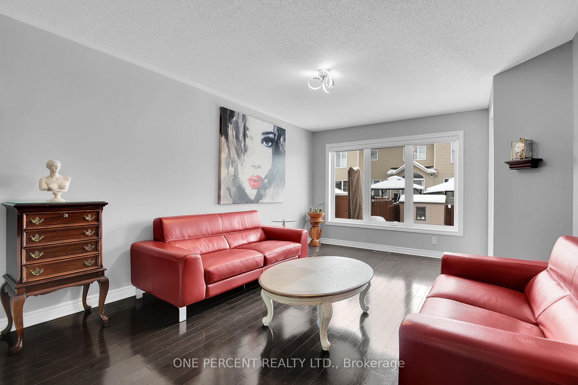 Photo 9 of 828 Ashenvale Way, Ottawa, Avalon East — HOMEH