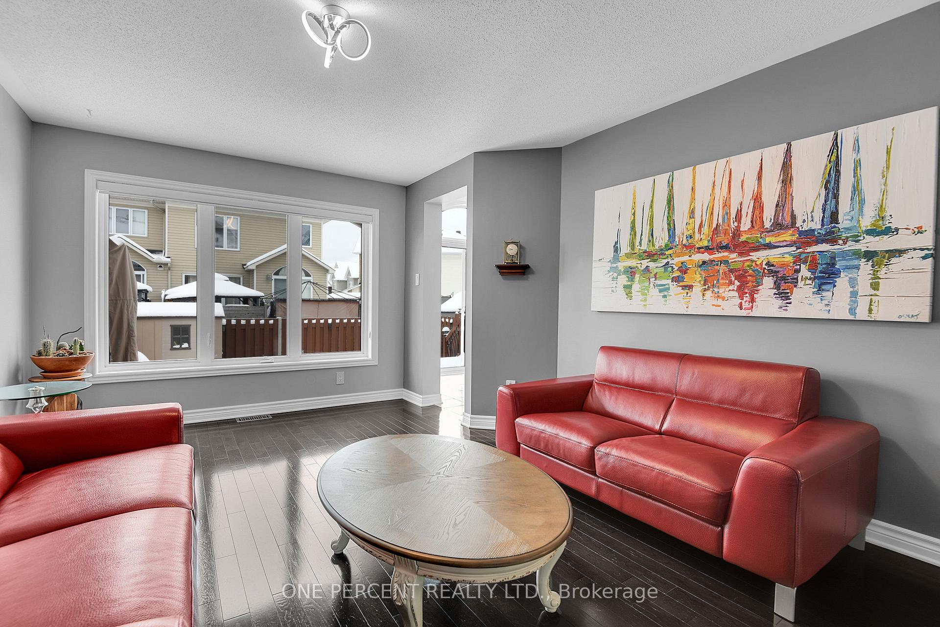 Photo 10 of 828 Ashenvale Way, Ottawa, Avalon East — HOMEH