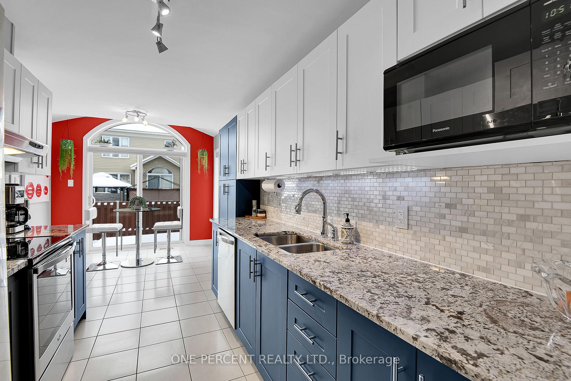 Photo 14 of 828 Ashenvale Way, Ottawa, Avalon East — HOMEH