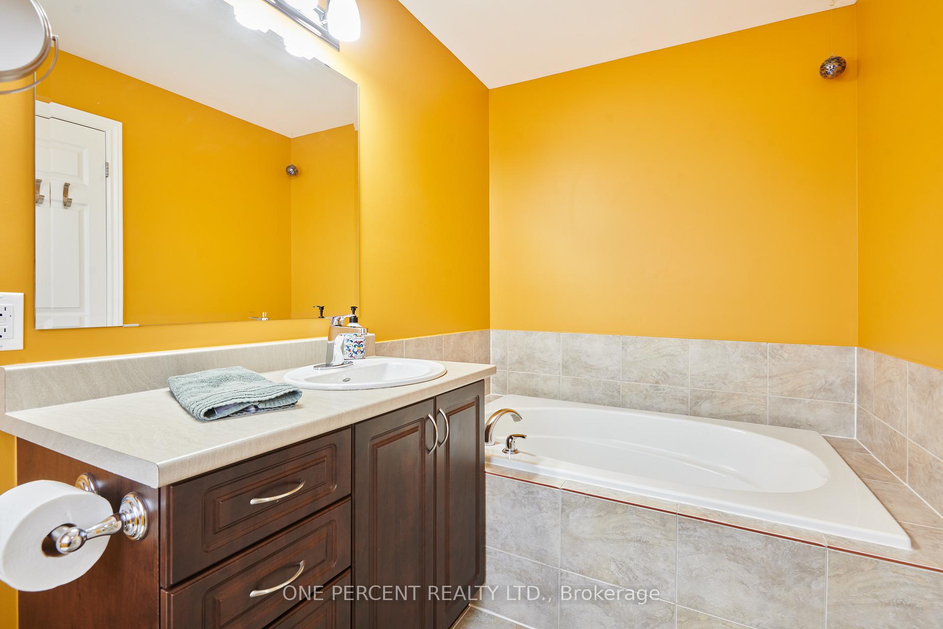 Photo 22 of 828 Ashenvale Way, Ottawa, Avalon East — HOMEH