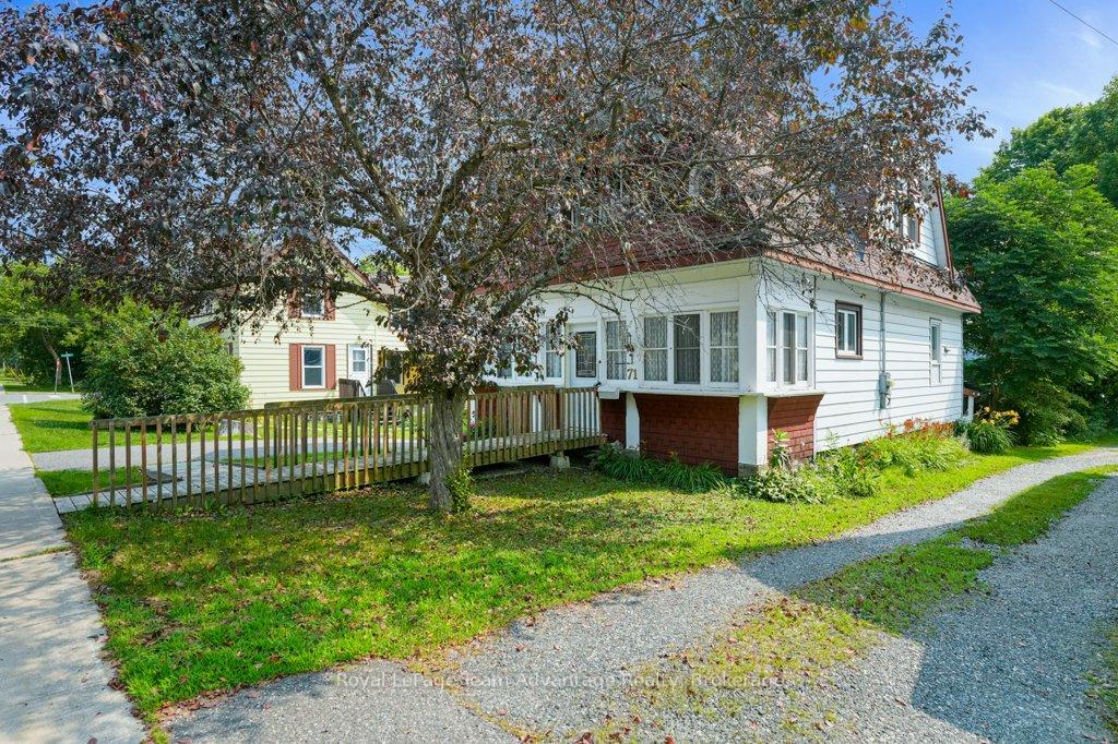 Photo 5 of 71 Gibson Street, Parry Sound — HOMEH