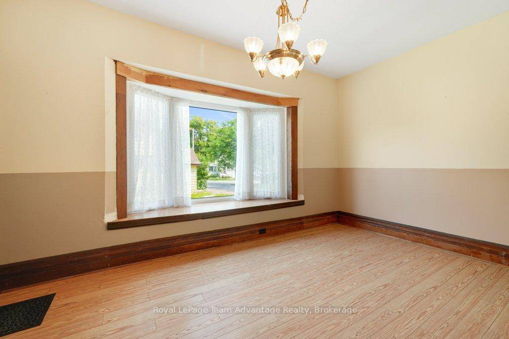 Photo 10 of 71 Gibson Street, Parry Sound — HOMEH