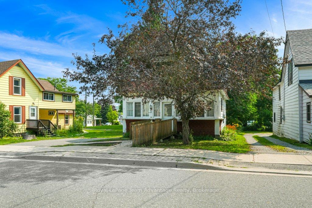Photo 43 of 71 Gibson Street, Parry Sound — HOMEH