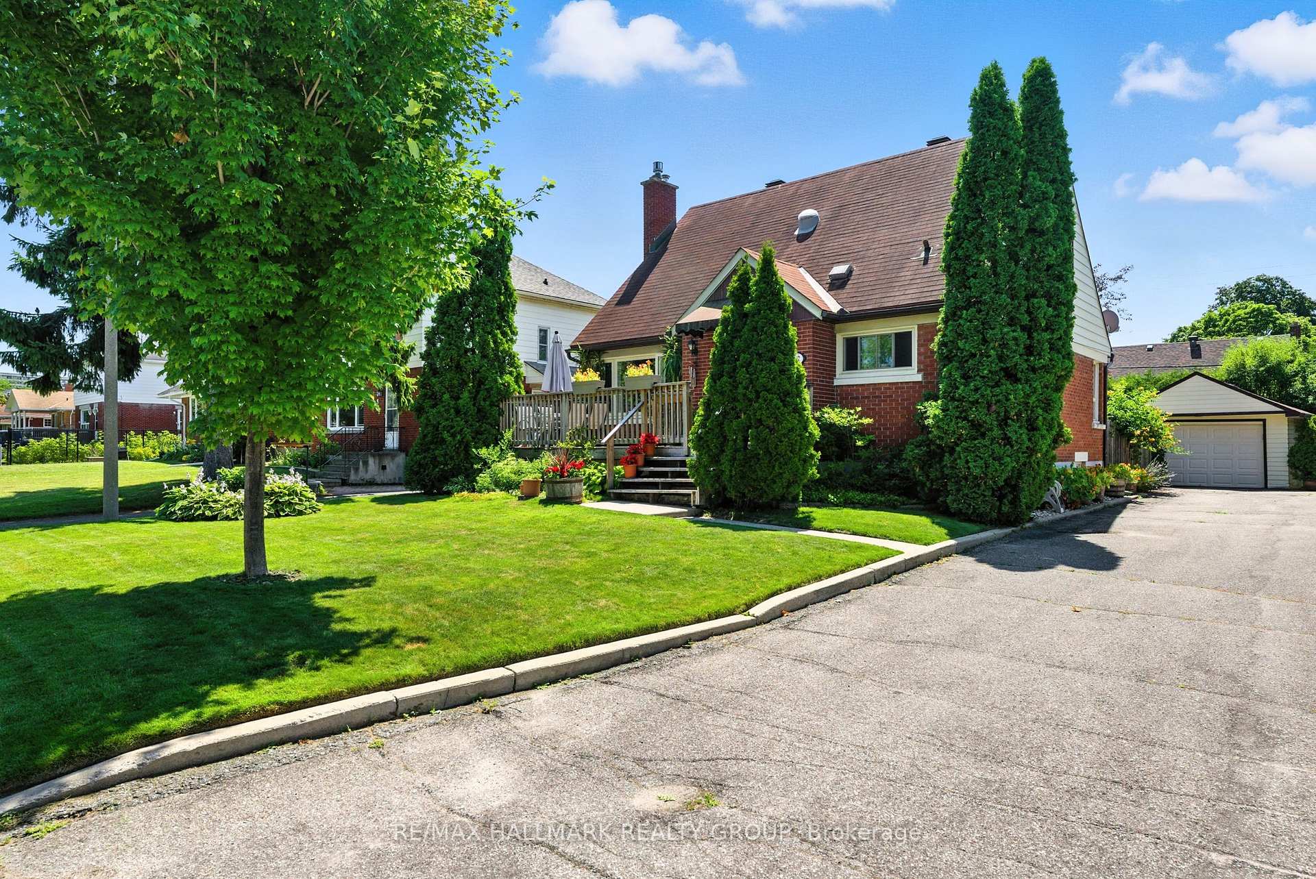 Photo 2 of 487 Wolffdale Crescent, Ottawa, Overbrook/Castle Heights — HOMEH