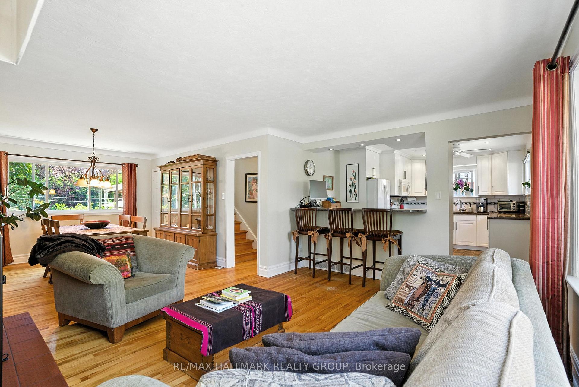 Photo 10 of 487 Wolffdale Crescent, Ottawa, Overbrook/Castle Heights — HOMEH