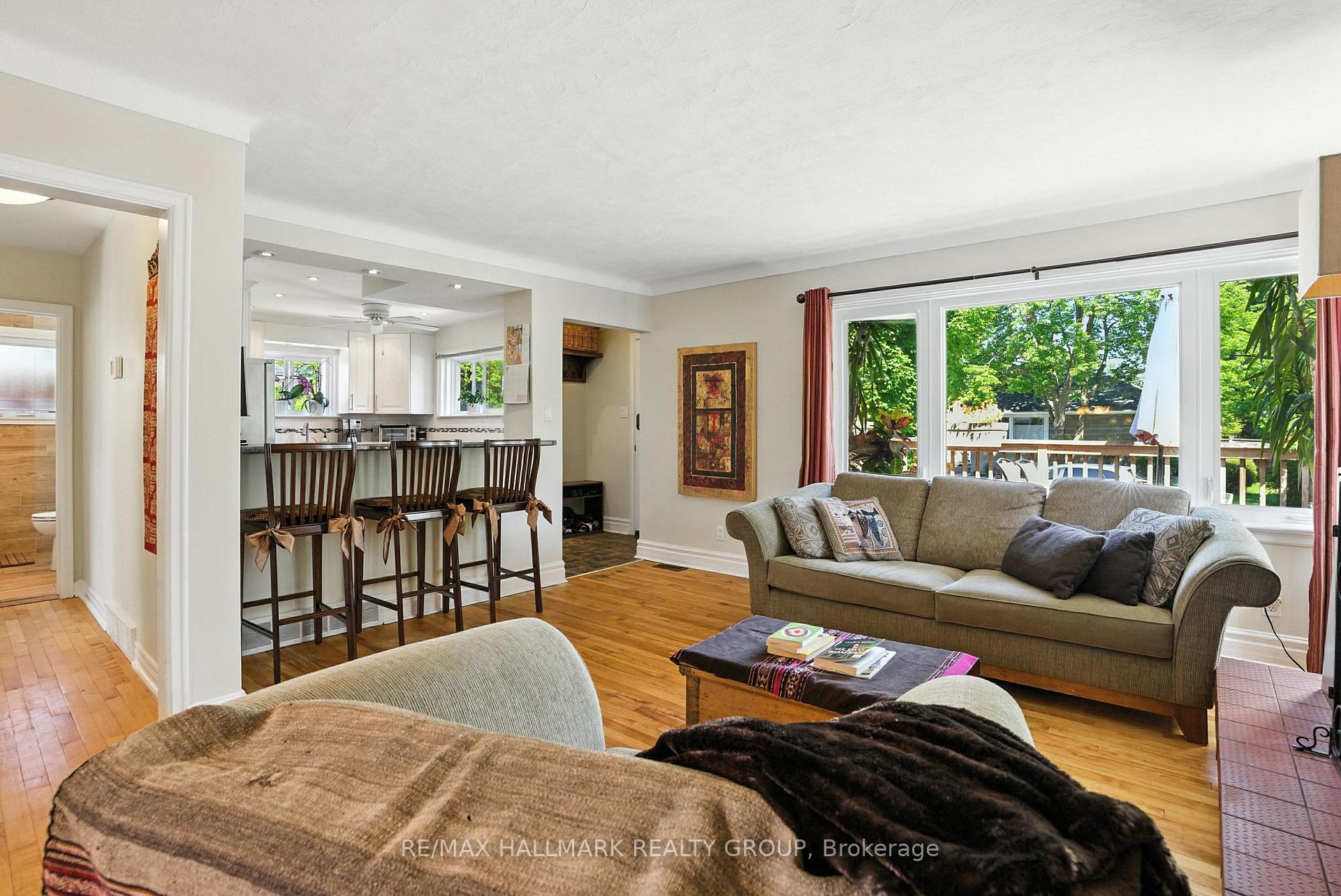 Photo 12 of 487 Wolffdale Crescent, Ottawa, Overbrook/Castle Heights — HOMEH