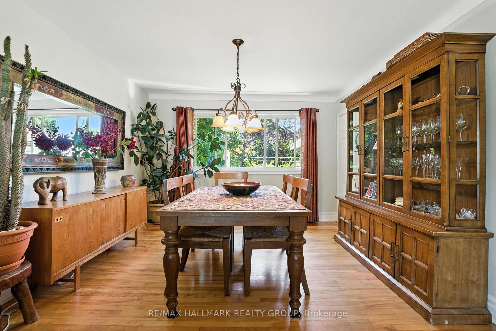 Photo 13 of 487 Wolffdale Crescent, Ottawa, Overbrook/Castle Heights — HOMEH
