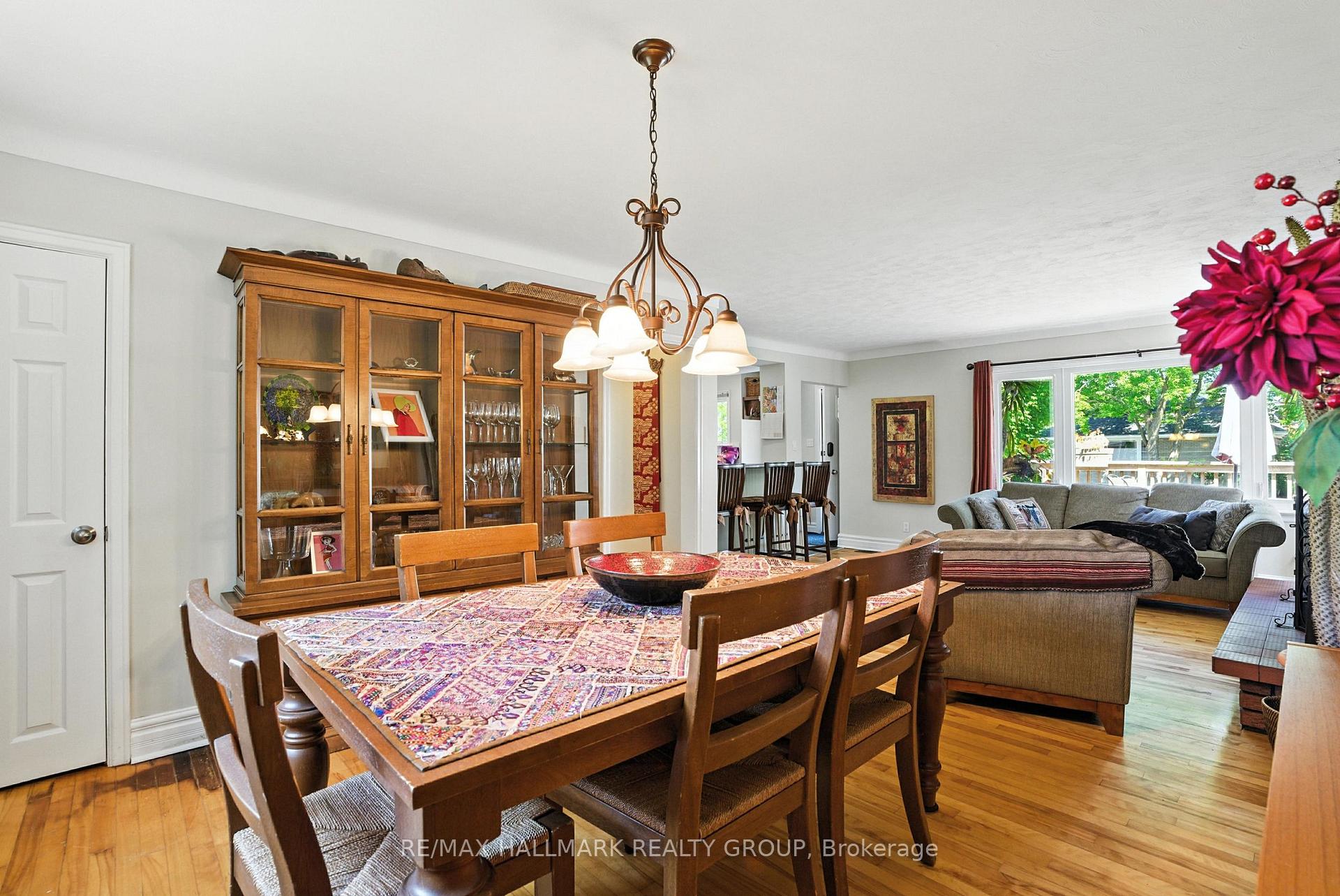 Photo 15 of 487 Wolffdale Crescent, Ottawa, Overbrook/Castle Heights — HOMEH