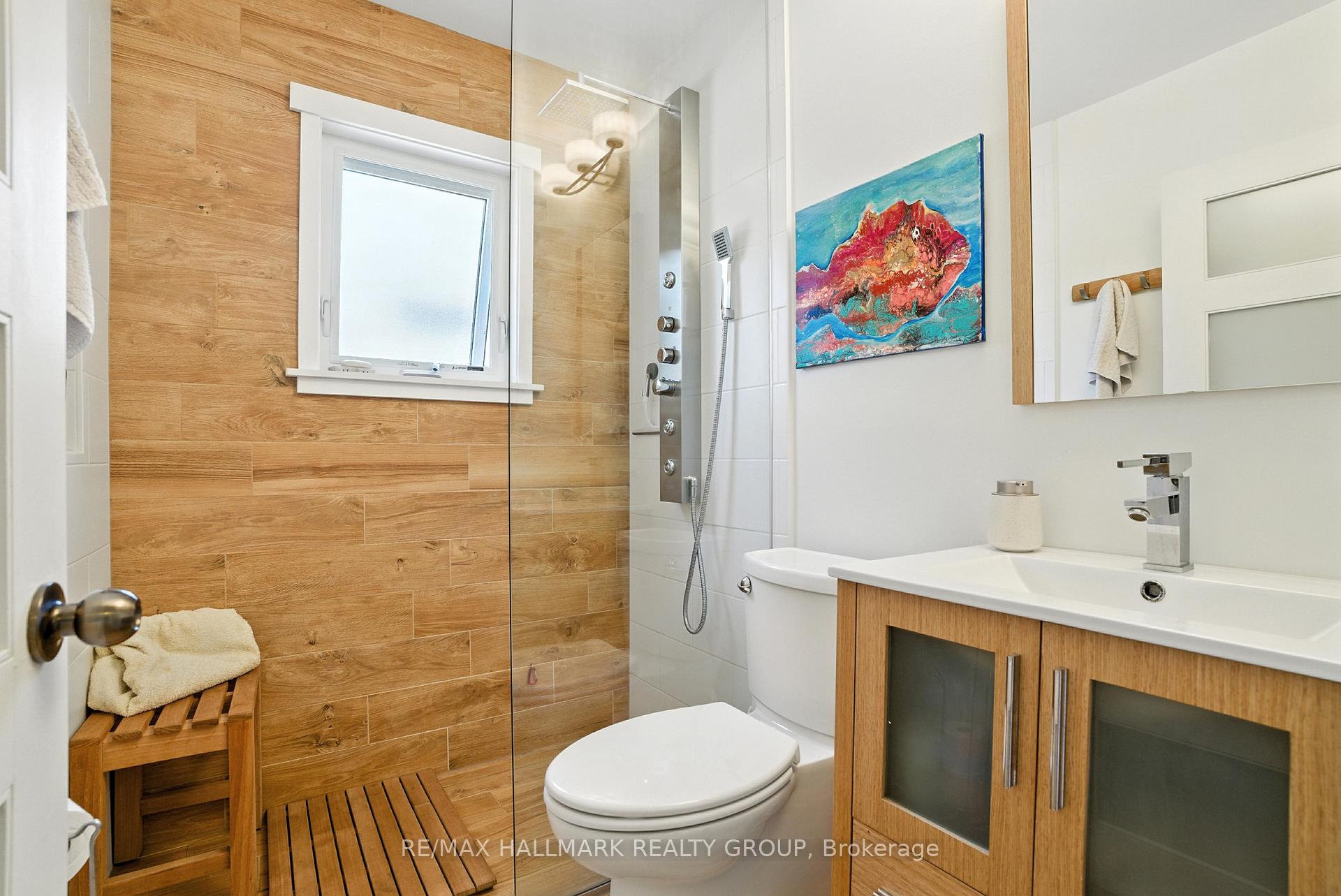 Photo 16 of 487 Wolffdale Crescent, Ottawa, Overbrook/Castle Heights — HOMEH
