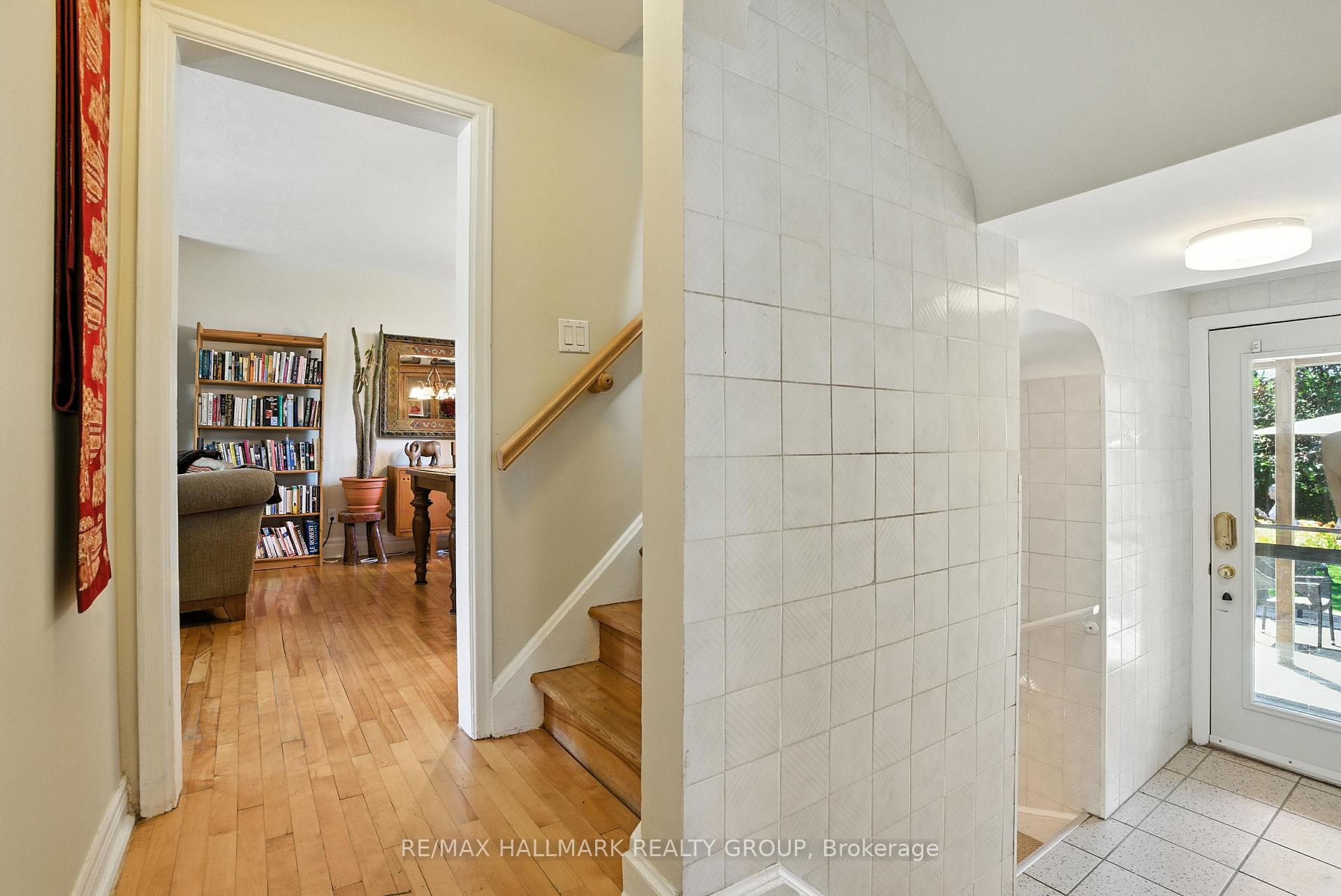 Photo 17 of 487 Wolffdale Crescent, Ottawa, Overbrook/Castle Heights — HOMEH