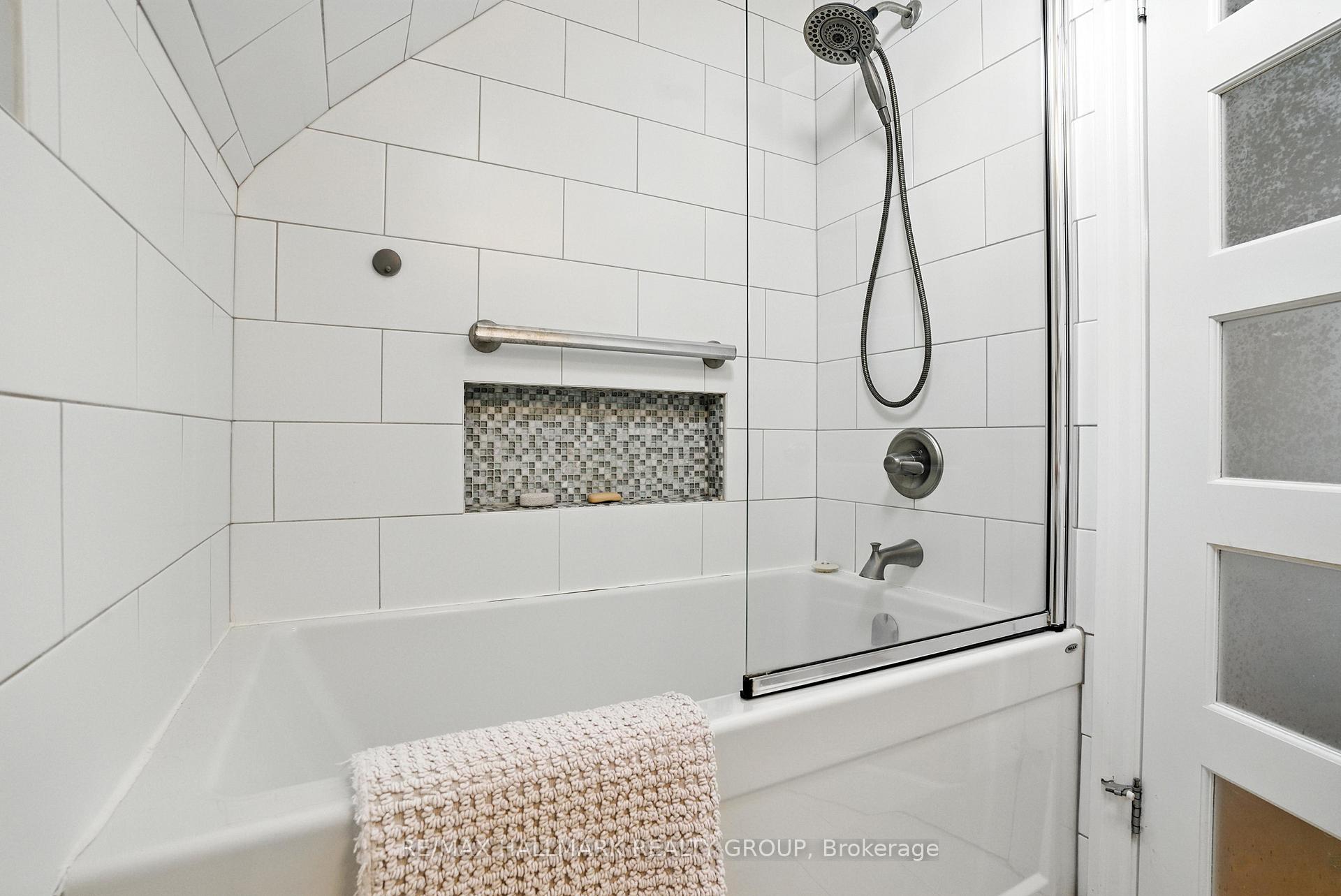 Photo 23 of 487 Wolffdale Crescent, Ottawa, Overbrook/Castle Heights — HOMEH