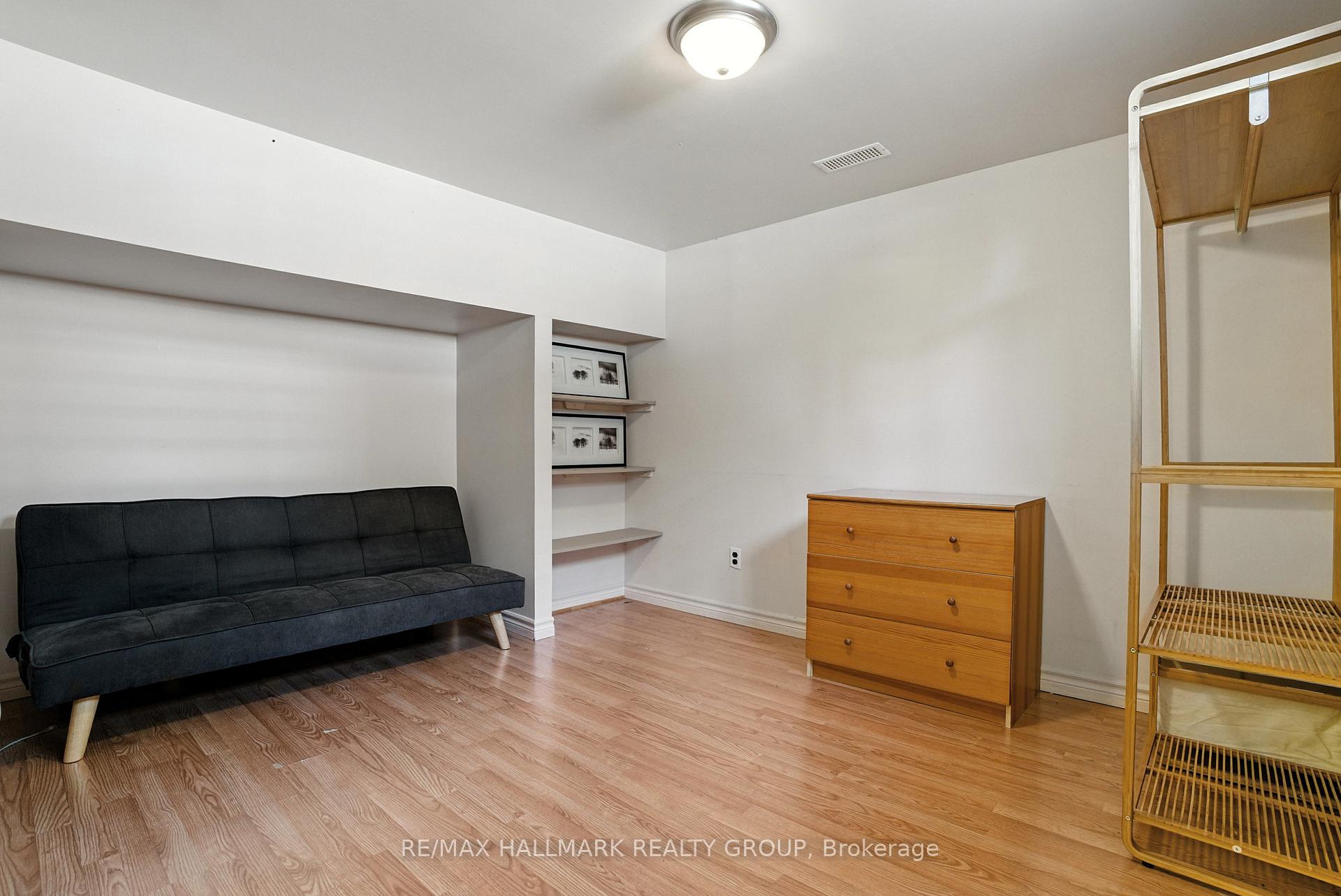 Photo 31 of 487 Wolffdale Crescent, Ottawa, Overbrook/Castle Heights — HOMEH
