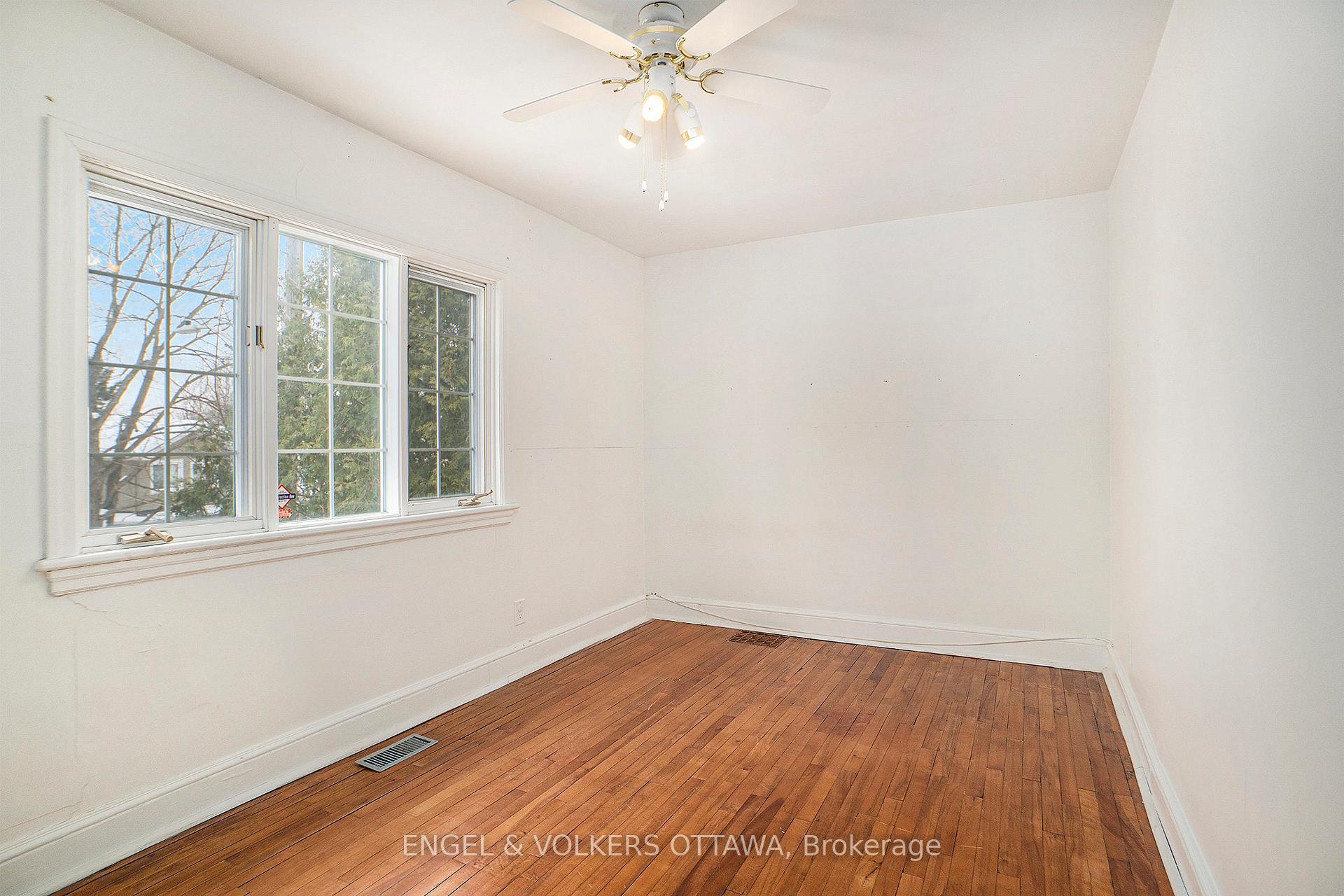 Photo 7 of 93 Ivy Crescent, Ottawa, Lindenlea — HOMEH