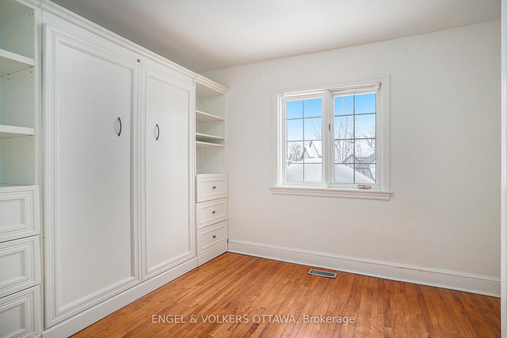 Photo 8 of 93 Ivy Crescent, Ottawa, Lindenlea — HOMEH