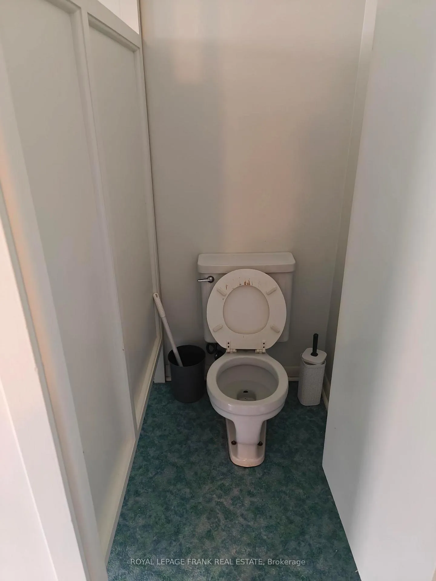 Photo 7 of Unit Room #9, 374 Central Park Boulevard S, Oshawa, Central — HOMEH