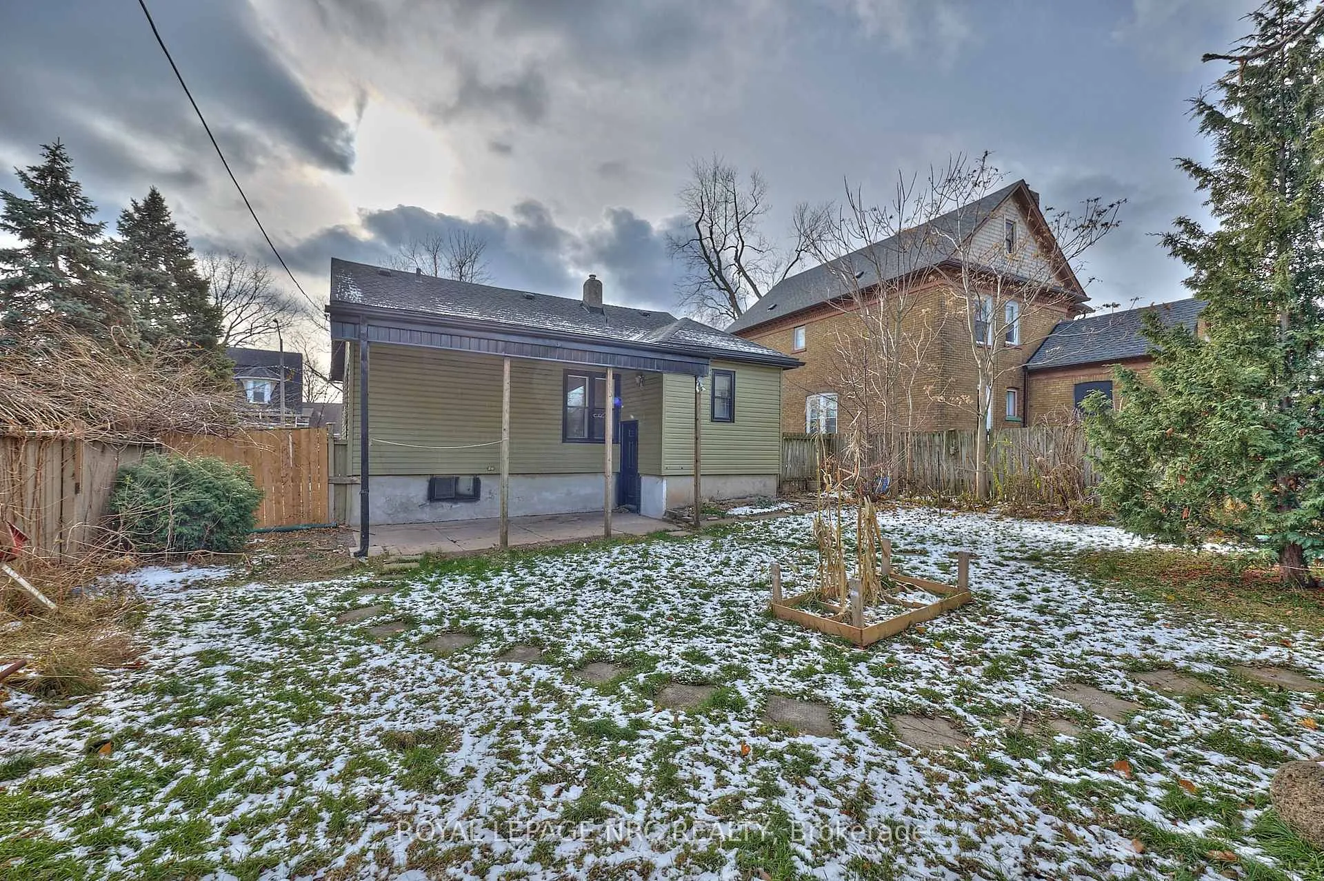 Photo 5 of 4639 Eastwood Crescent, Niagara Falls, Downtown — HOMEH