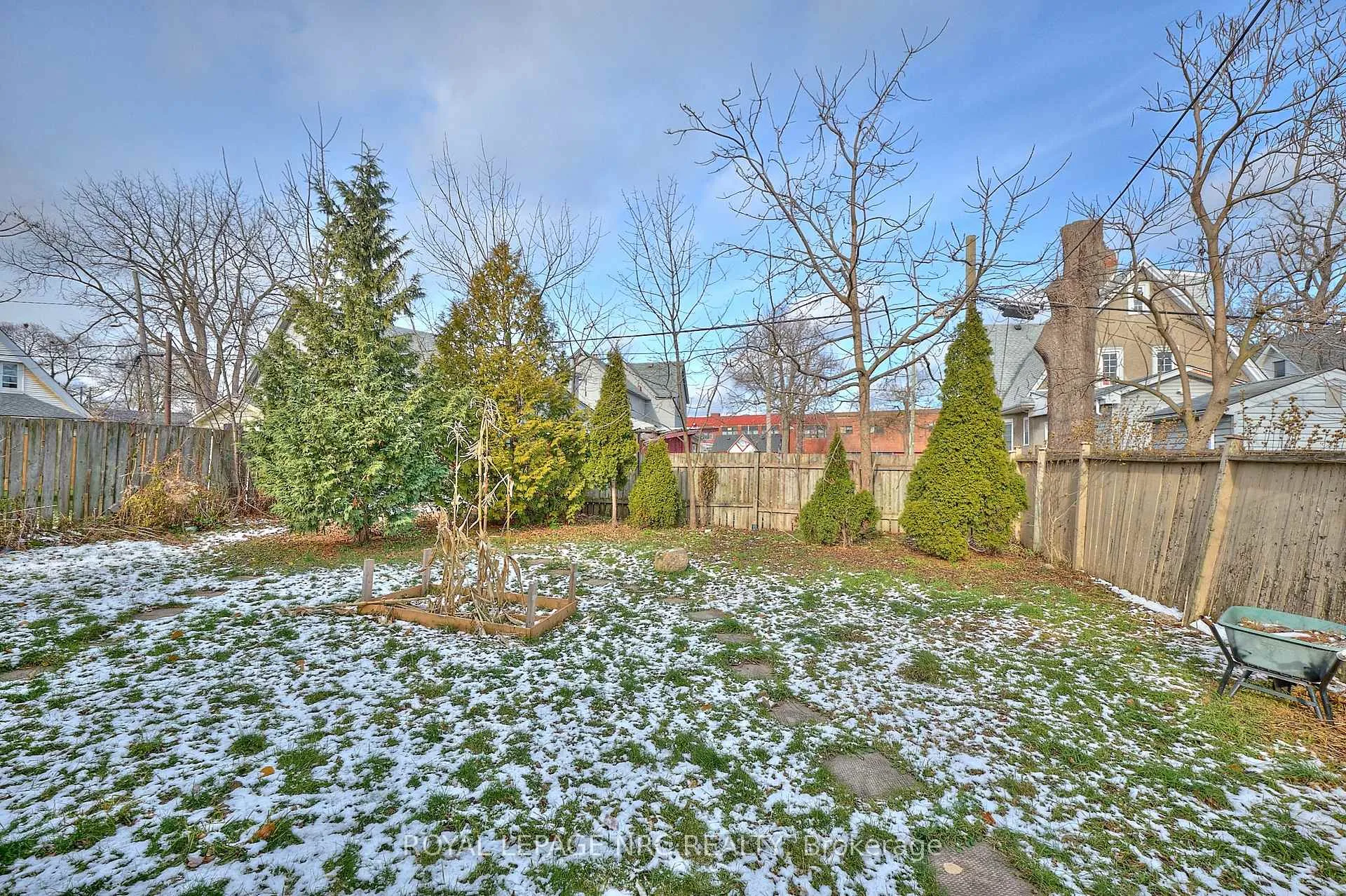 Photo 7 of 4639 Eastwood Crescent, Niagara Falls, Downtown — HOMEH