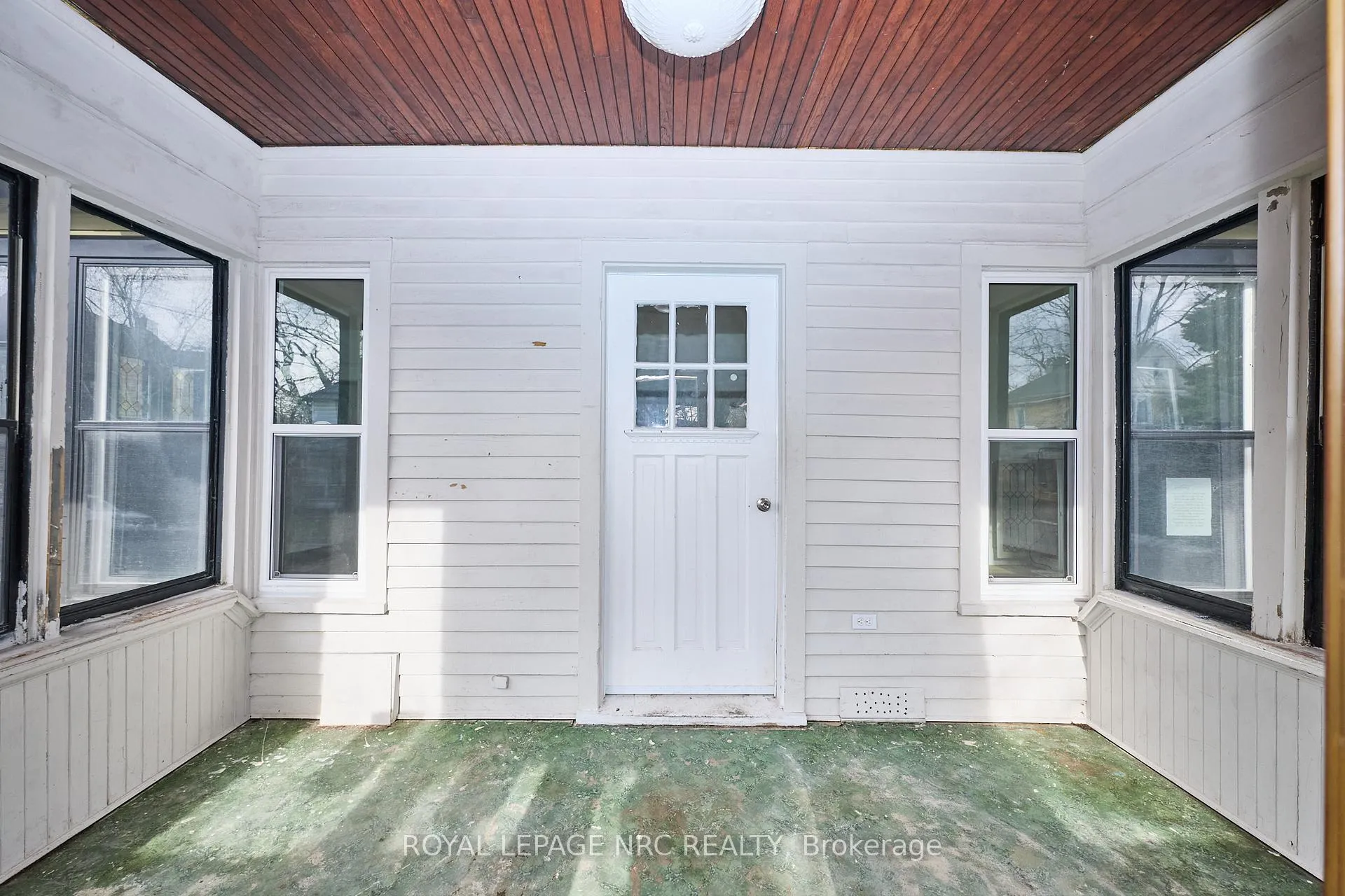 Photo 8 of 4639 Eastwood Crescent, Niagara Falls, Downtown — HOMEH