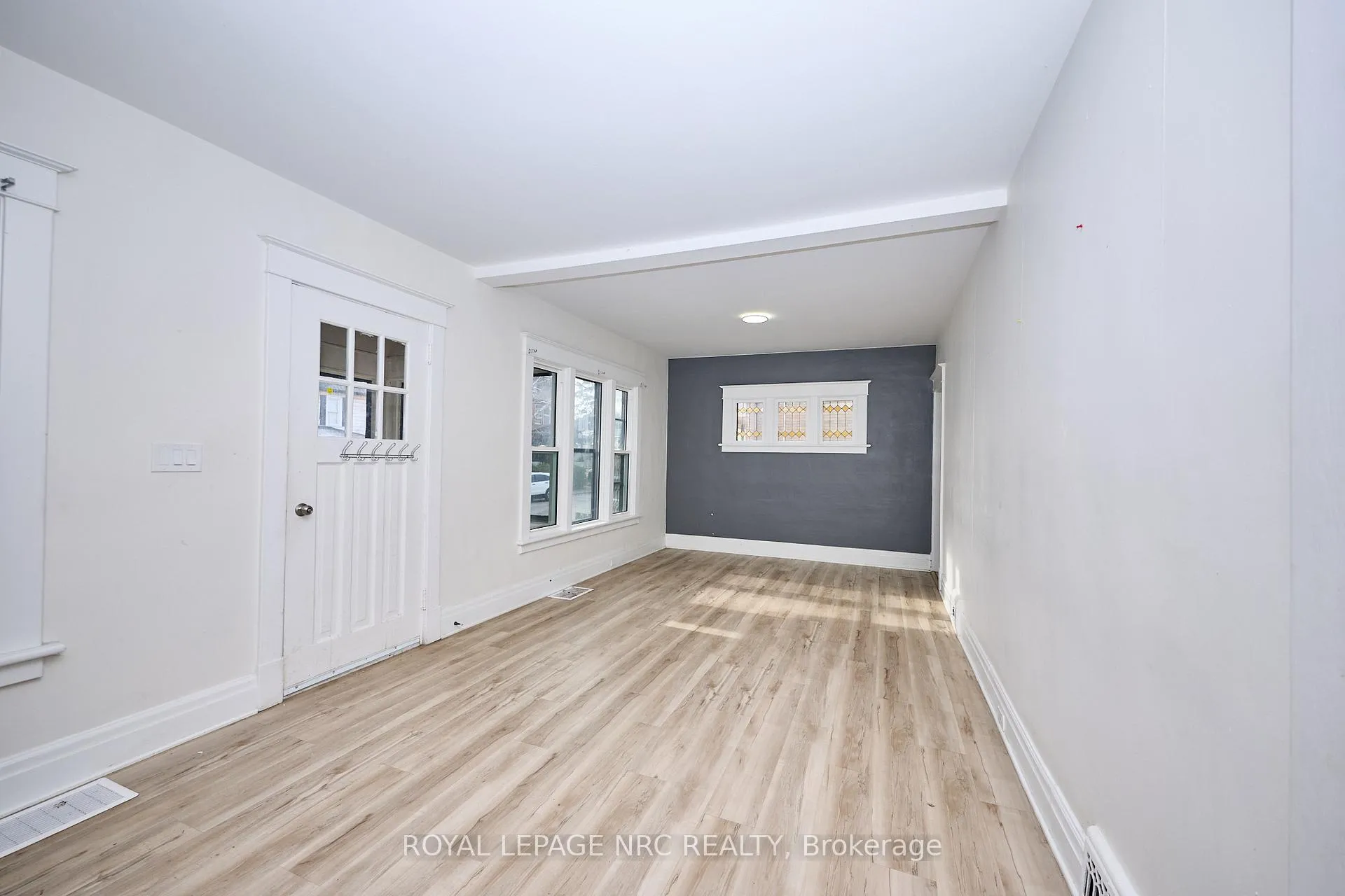 Photo 11 of 4639 Eastwood Crescent, Niagara Falls, Downtown — HOMEH