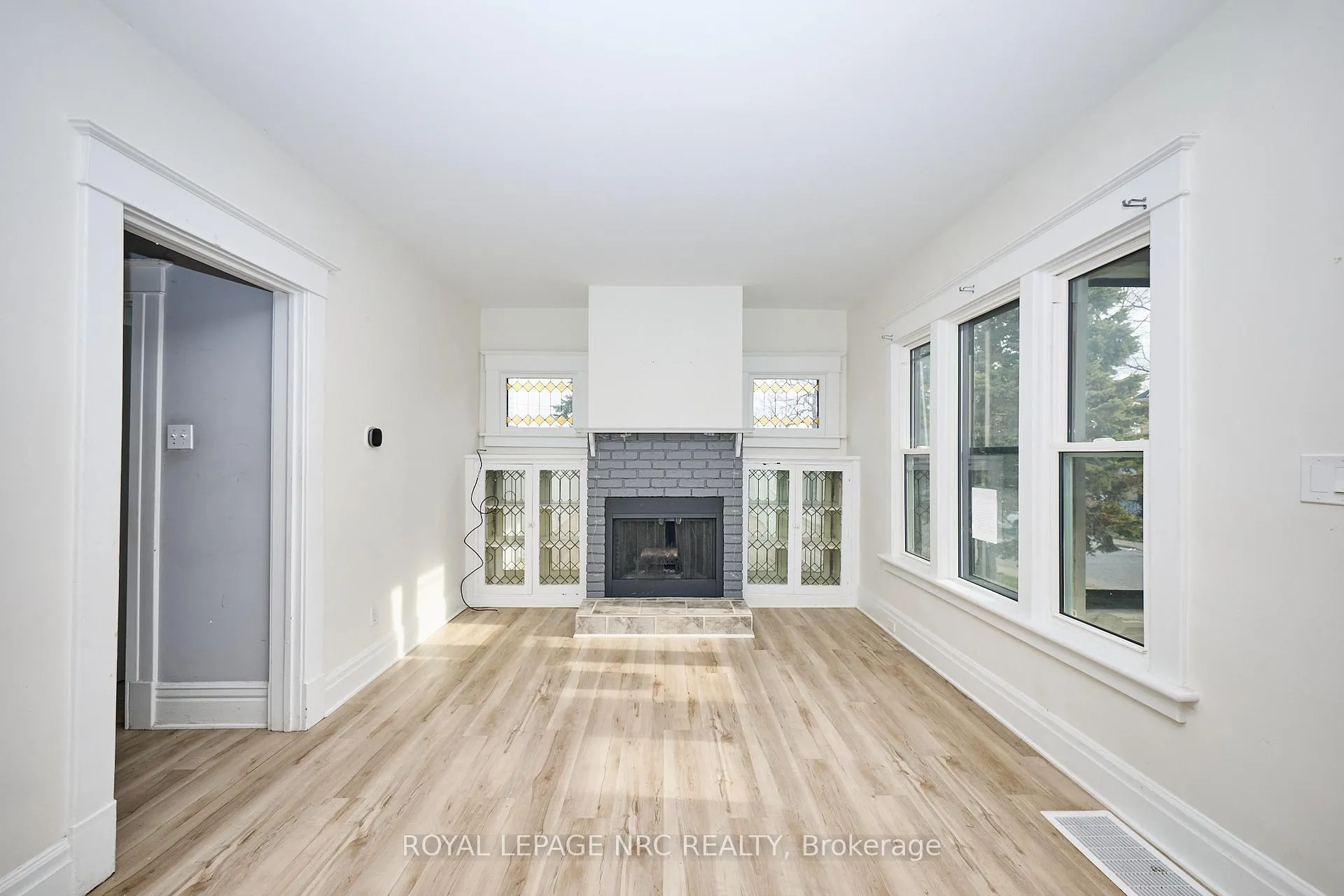 Photo 12 of 4639 Eastwood Crescent, Niagara Falls, Downtown — HOMEH