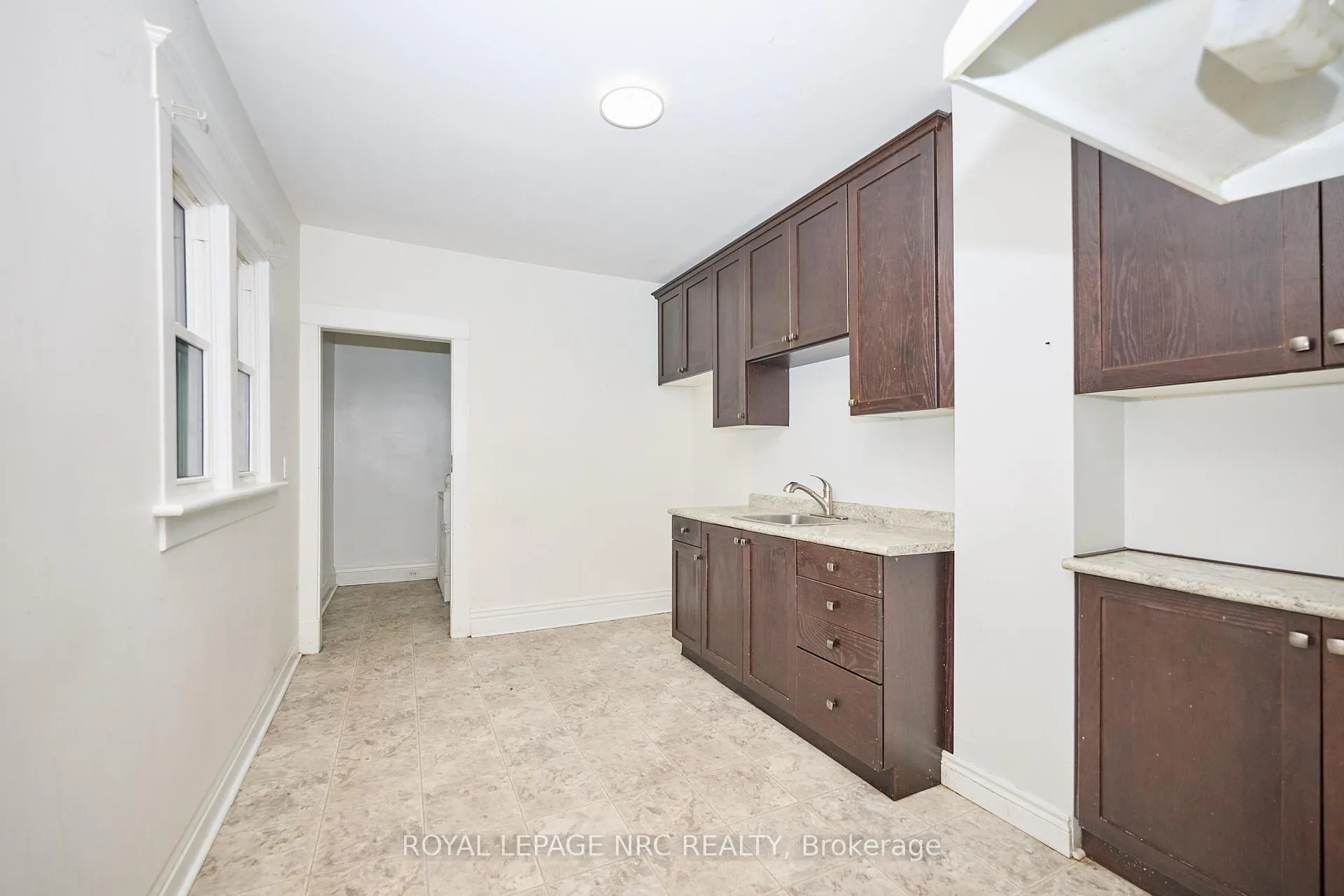 Photo 14 of 4639 Eastwood Crescent, Niagara Falls, Downtown — HOMEH