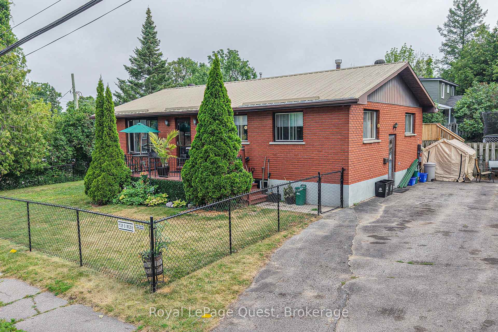 Photo 3 of 129 Simcoe Street, Orillia — HOMEH