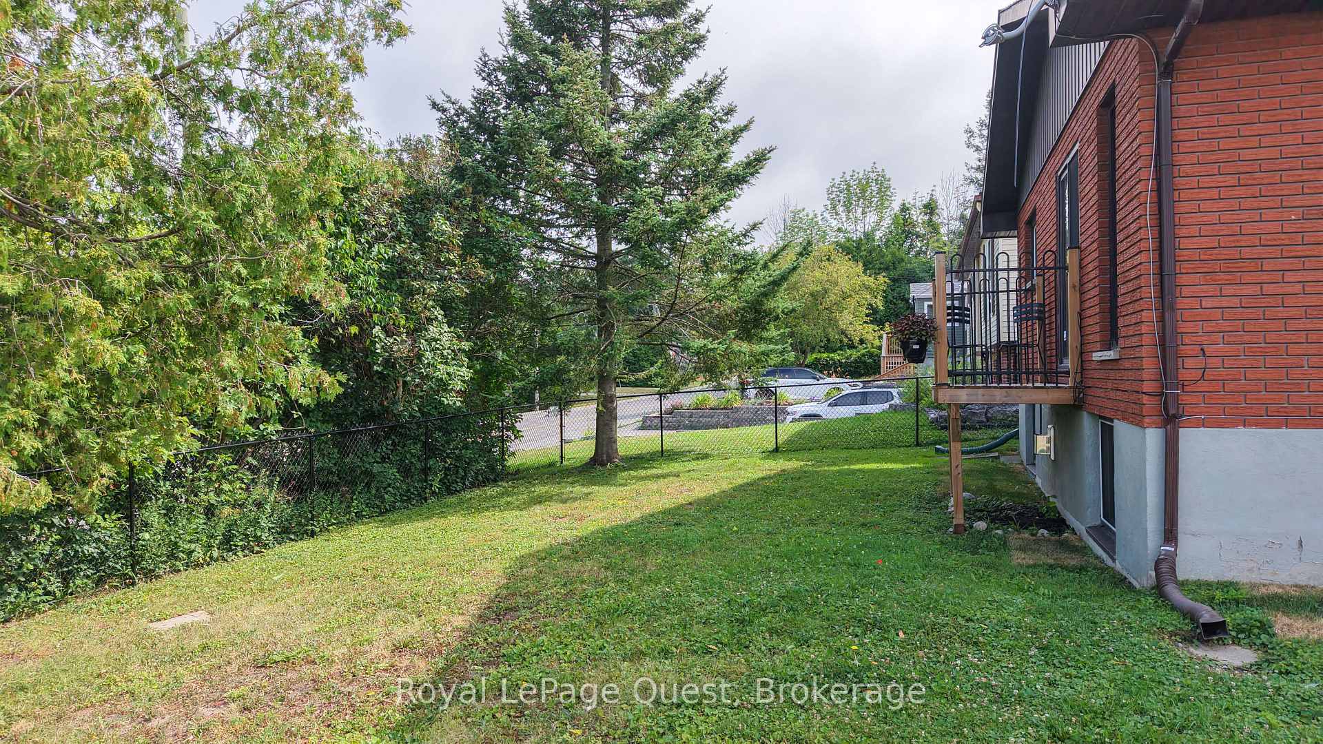 Photo 7 of 129 Simcoe Street, Orillia — HOMEH